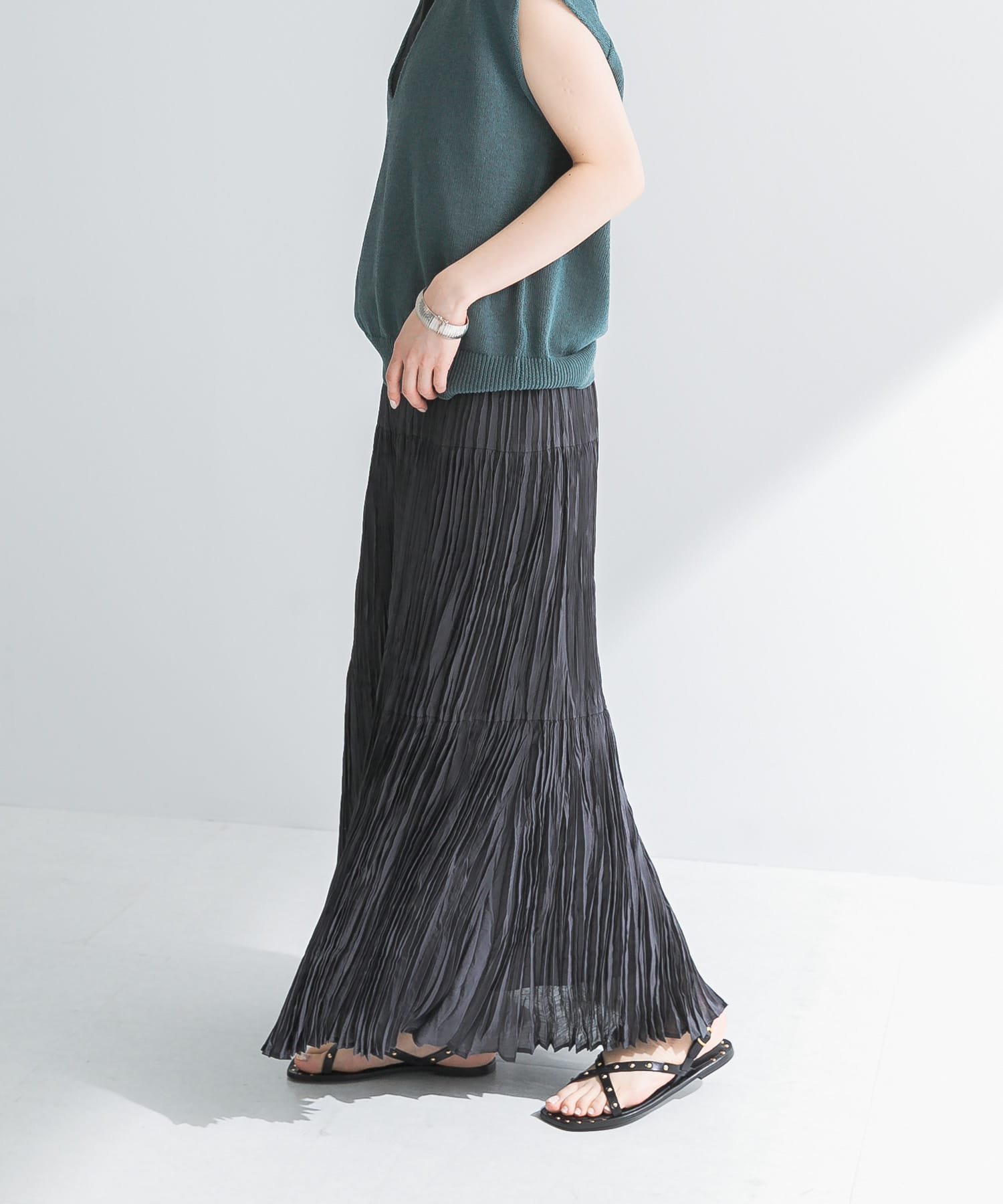 【アーバンリサーチ/URBAN RESEARCH】のワッシャープリーツイージースカート インテリア・キッズ・メンズ・レディースファッション・服の通販 founy(ファニー) 　ファッション　Fashion　レディースファッション　WOMEN　スカート　Skirt　2025年　2025　2025春夏・S/S　Ss,Spring/Summer,2025　おすすめ　Recommend　カットソー　Cut And Sew　シルク　Silk　シンプル　Simple　ジャケット　Jacket　プリーツ　Pleats　ベスト　Vest　夏　Summer　春　Spring　S/S・春夏　Ss・Spring/Summer　透かし　Watermark　CHARCOAL|ID: prp329100004516898 ipo3291000000031922035