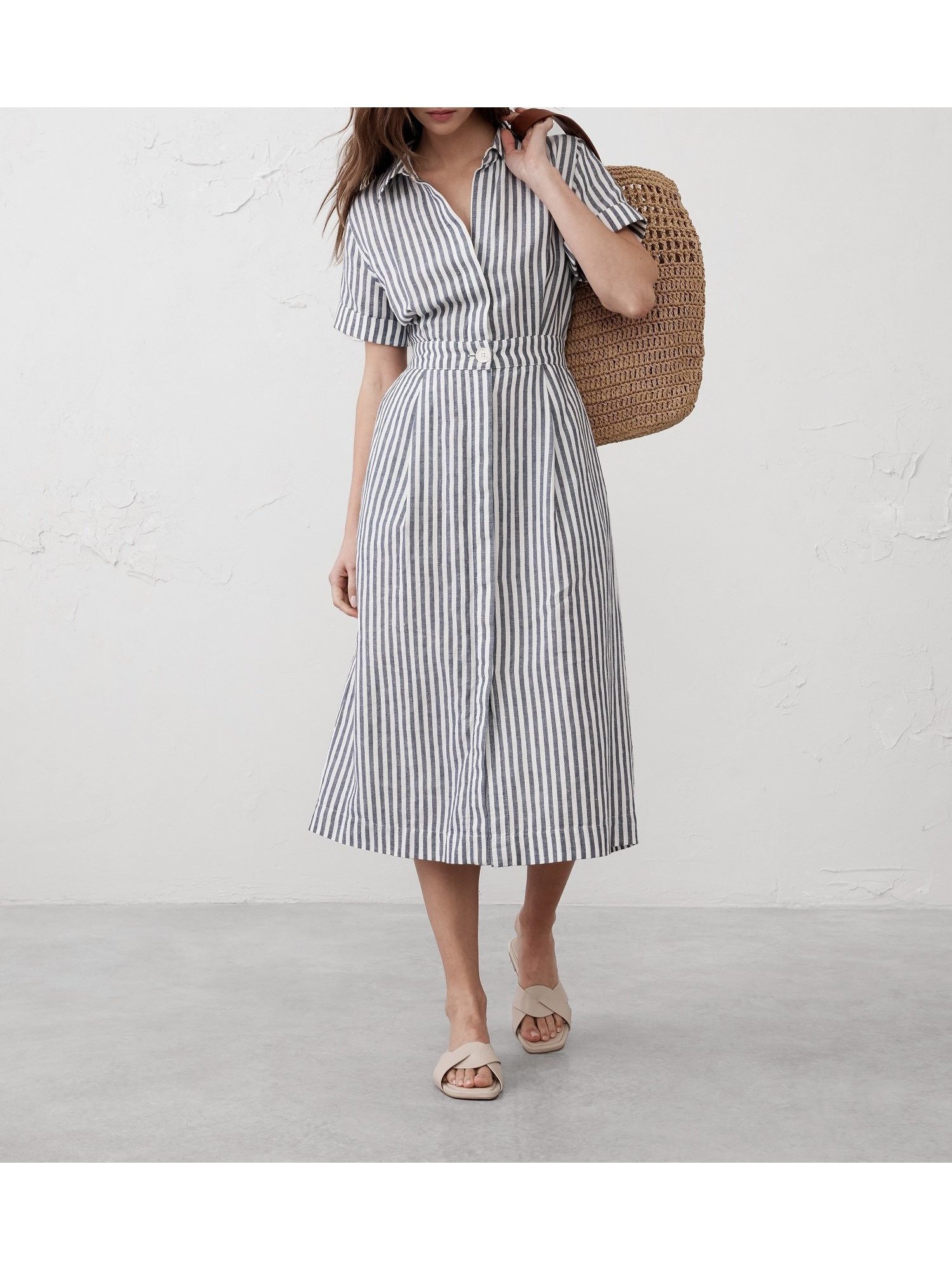 【バナナリパブリック ファクトリーストア/BANANA REPUBLIC FACTORY STORE】のBANANA REPUBLIC FACTORY STORE リネンブレンド ミディシャツワンピース インテリア・キッズ・メンズ・レディースファッション・服の通販 founy(ファニー) 　ファッション　Fashion　レディースファッション　WOMEN　ワンピース　Dress　シャツワンピース　Shirt Dresses　アクセサリー　Accessories　エレガント 上品　Elegant　ショルダー　Shoulder　ドロップ　Drop　リネン　Linen　リラックス　Relax　NAVY_STRIPE|ID: prp329100004517722 ipo3291000000032353134