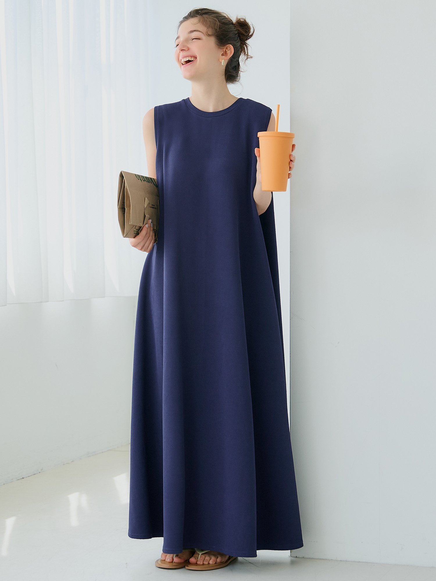 【コカ/COCA】のエンボス加工マキシ丈ノースリーブワンピース インテリア・キッズ・メンズ・レディースファッション・服の通販 founy(ファニー) 　ファッション　Fashion　レディースファッション　Fashion for Women　ワンピース　Dresses　サンダル　Sandals, Summer Shoes　ストレッチ　Stretch, Stretchy Fabric　スニーカー　Sneakers, Trainers　定番　Standard, Basic Item　ノースリーブ　Sleeveless, No-Sleeve　フレア　Flare, Flared　ポケット　Pocket, Pocket Detail　マキシ　Maxi, Full Length　夏　Summer　旅行　Travel　2025年　2025　2025春夏・S/S　Spring/Summer 2025 SS25　Dk.blue|ID: prp329100004517872 ipo3291000000033077850