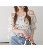 【ナイスクラップ/NICE CLAUP】の花柄オフショルシャーリングリボンブラウス ホワイト系その他|ID: prp329100004518562 ipo3291000000031989929