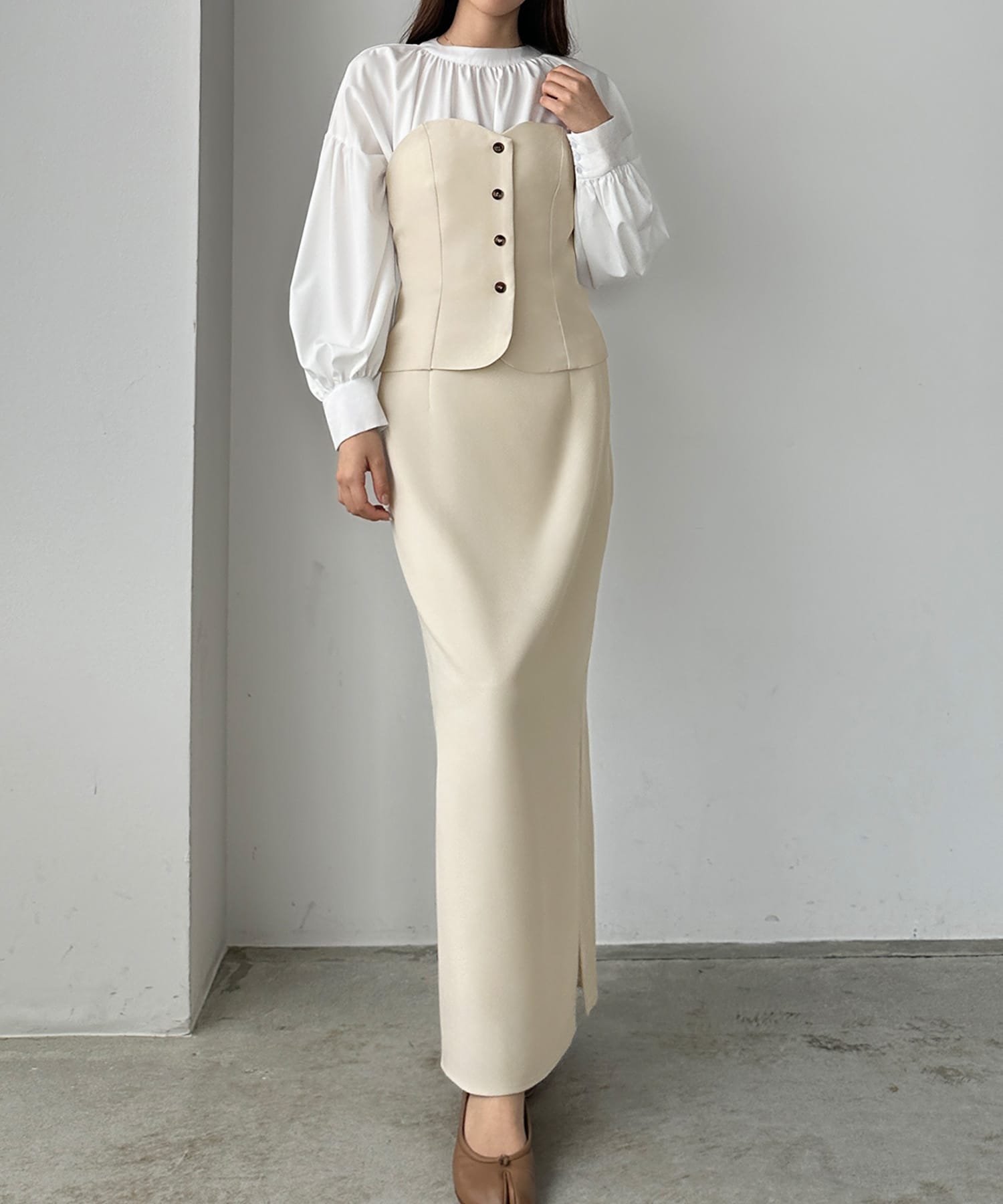 【ジュノア/JUNOAH】のLouere ビスチェ+スリットスカート インテリア・キッズ・メンズ・レディースファッション・服の通販 founy(ファニー) 　ファッション　Fashion　レディースファッション　WOMEN　スカート　Skirt　スリット　Slit　ビスチェ　Bustier　アイボリー|ID: prp329100004520023 ipo3291000000031955917