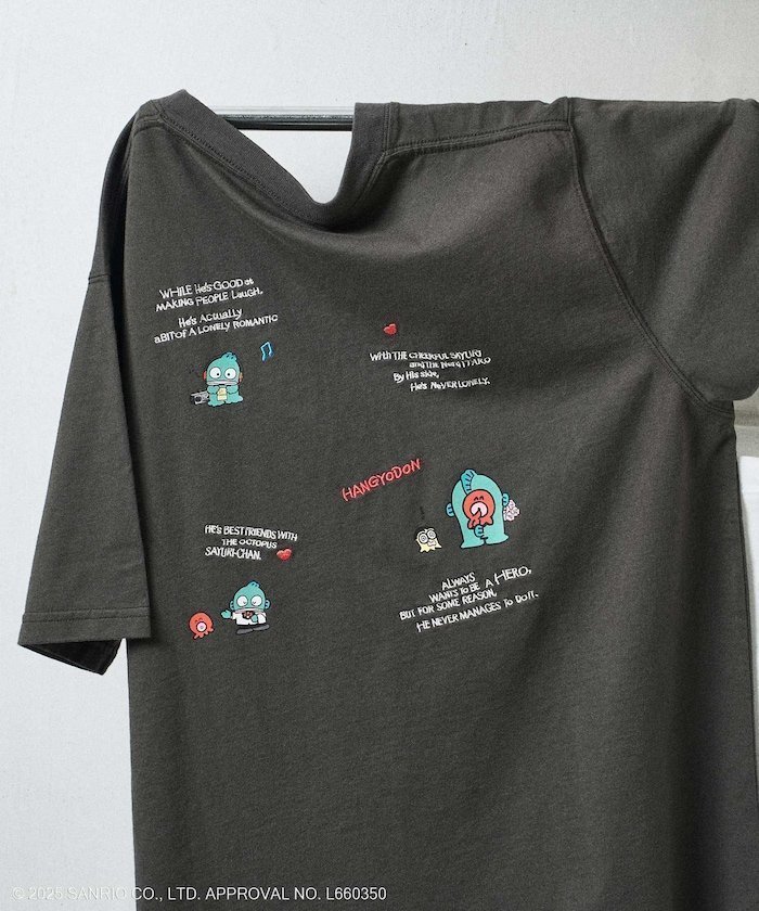 【フリークスストア/FREAK'S STORE】のSANRIO ハンギョドン Tシャツ 25SS インテリア・キッズ・メンズ・レディースファッション・服の通販 founy(ファニー) 　ファッション　Fashion　レディースファッション　Fashion for Women　トップス・カットソー　Cut & Sew Tops　シャツ・ブラウス・オフィスカジュアル　Elegant Blouses & Button-Ups　ロングTシャツ・Tシャツ　Longline T-Shirts & Tees　2025年　2025　2025春夏・S/S　Spring/Summer 2025 SS25　スペシャル　Special, Limited Edition　モチーフ　Motif, Design Theme　別注　Limited Edition, Custom Order　夏　Summer　S/S・春夏　SS, Spring/Summer, Warm Season　チャコールグレー|ID: prp329100004520054 ipo3291000000033214038