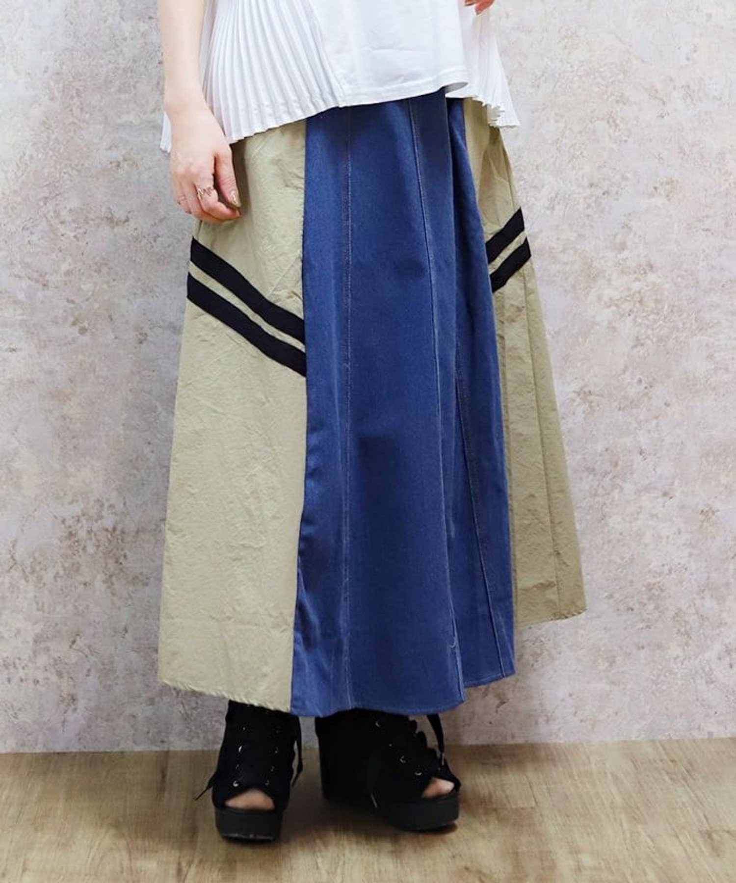 【アクシーズファム/axes femme】のデニム切替スカート インテリア・キッズ・メンズ・レディースファッション・服の通販 founy(ファニー) 　ファッション　Fashion　レディースファッション　WOMEN　スカート　Skirt　コンパクト　Compact　スウェット　Sweat　デニム　Denim　バランス　Balance　フロント　Front　リラックス　Relax　切替　Switching　ベージュ|ID: prp329100004521612 ipo3291000000032290876