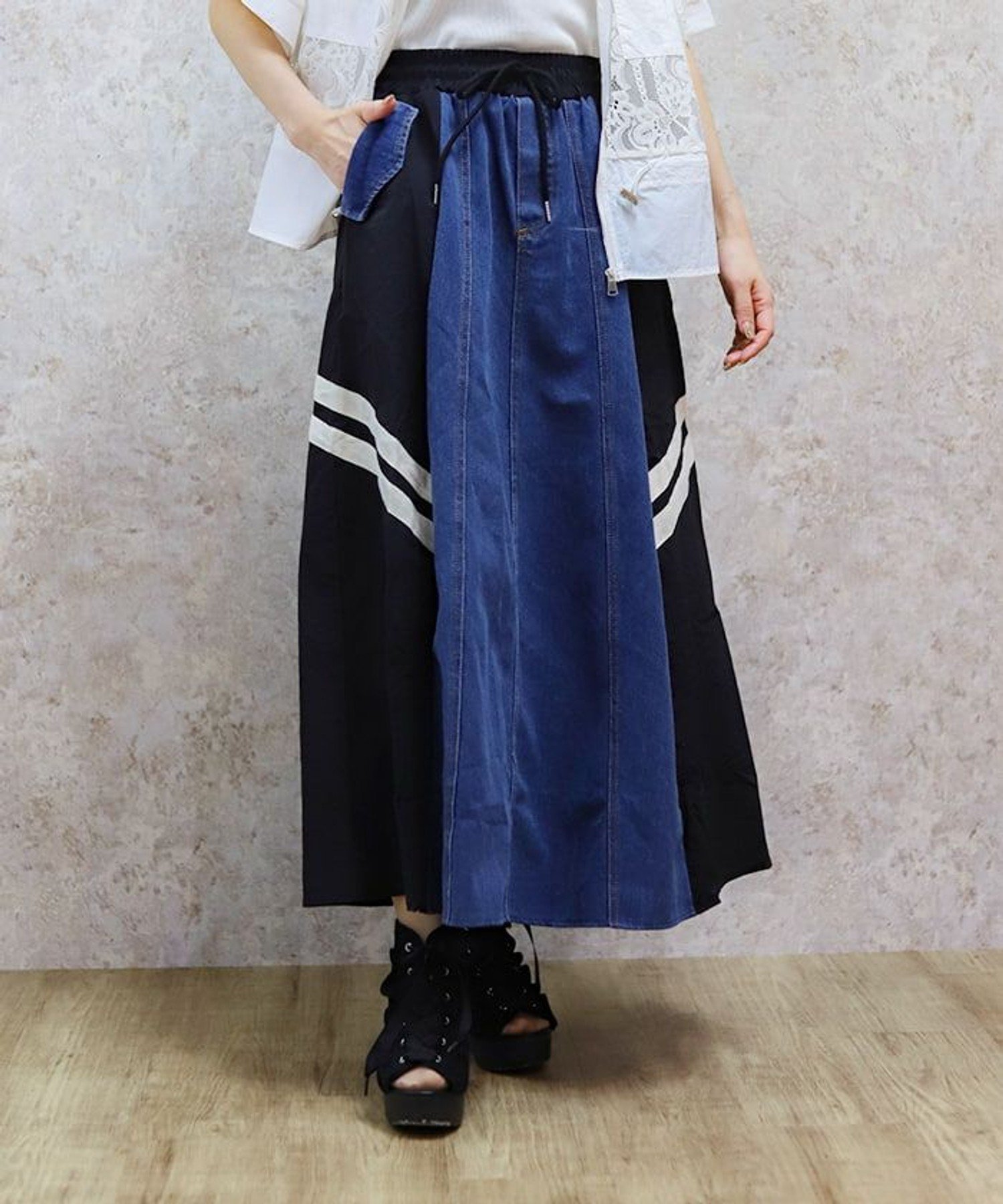 【アクシーズファム/axes femme】のデニム切替スカート インテリア・キッズ・メンズ・レディースファッション・服の通販 founy(ファニー) 　ファッション　Fashion　レディースファッション　WOMEN　スカート　Skirt　コンパクト　Compact　スウェット　Sweat　デニム　Denim　バランス　Balance　フロント　Front　リラックス　Relax　切替　Switching　黒|ID: prp329100004521612 ipo3291000000032290878