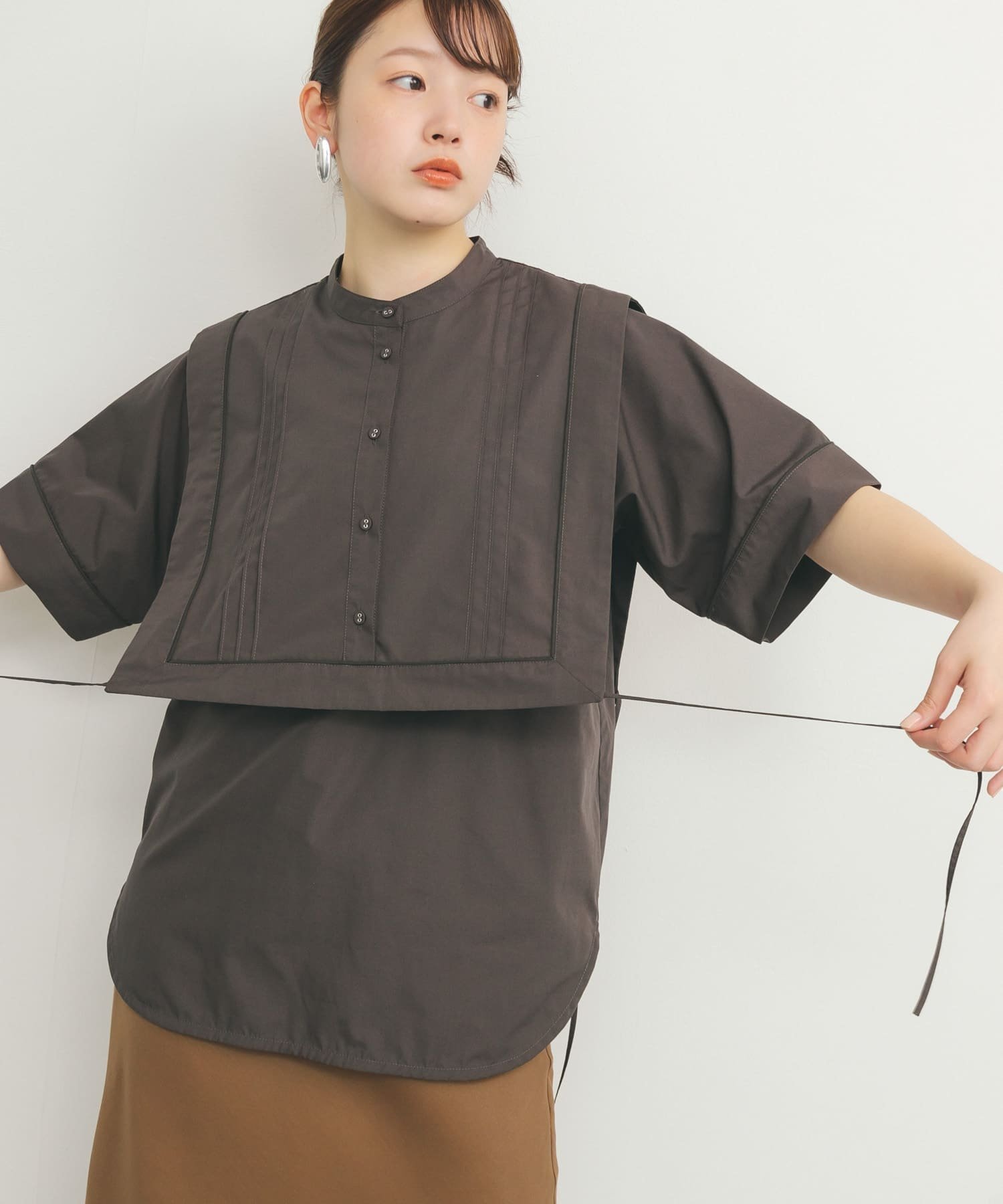 【ケービーエフ/KBF / URBAN RESEARCH】のパイピングレイヤードシャツ インテリア・キッズ・メンズ・レディースファッション・服の通販 founy(ファニー) 　ファッション　Fashion　レディースファッション　WOMEN　トップス・カットソー　Tops/Tshirt　シャツ/ブラウス　Shirts/Blouses　2025年　2025　2025春夏・S/S　Ss,Spring/Summer,2025　サテン　Satin　スラックス　Slacks　デニム　Denim　夏　Summer　S/S・春夏　Ss・Spring/Summer　CHARCOAL|ID: prp329100004522154 ipo3291000000031986413