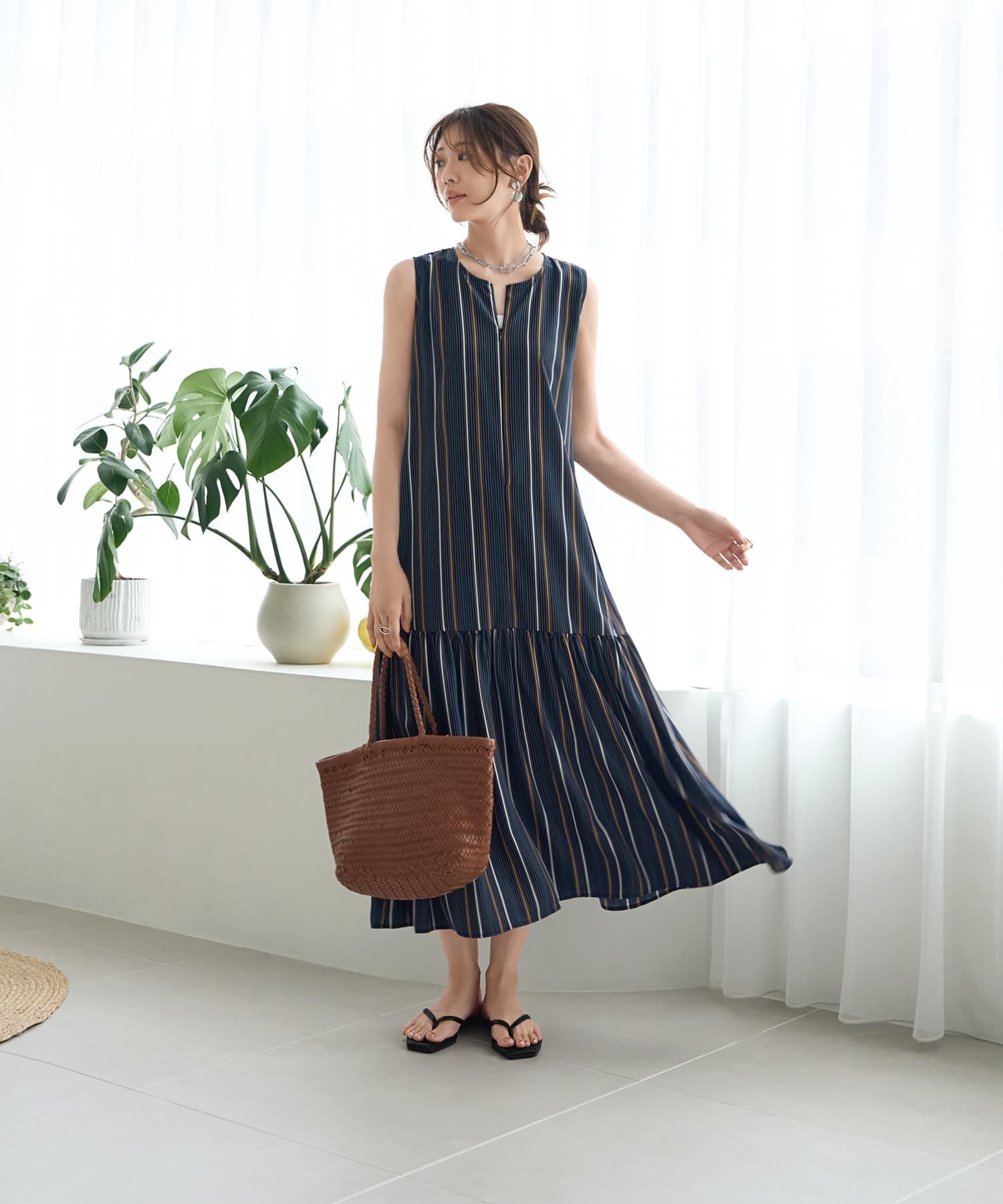 【スタイルデリ/STYLE DELI】の【LUXE】マルチストライプ柄ファスナーワンピース インテリア・キッズ・メンズ・レディースファッション・服の通販 founy(ファニー) 　ファッション　Fashion　レディースファッション　WOMEN　ワンピース　Dress　インナー　Inner　オレンジ　Orange　春　Spring　カーディガン　Cardigan　キャップ　Cap　ギャザー　Gather　切替　Switching　サンダル　Sandals　ジャケット　Jacket　ジョーゼット　Georgette　ストライプ　Stripe　スニーカー　Sneakers　スリット　Slit　ノースリーブ　No Sleeve　パターン　Pattern　フォルム　Form　フラット　Flat　フロント　Front　ペチコート　Petticoat　ボトム　Bottom　ポケット　Pocket　ロング　Long　S/S・春夏　Ss・Spring/Summer　夏　Summer　ネイビーミックス|ID: prp329100004522424 ipo3291000000031989627