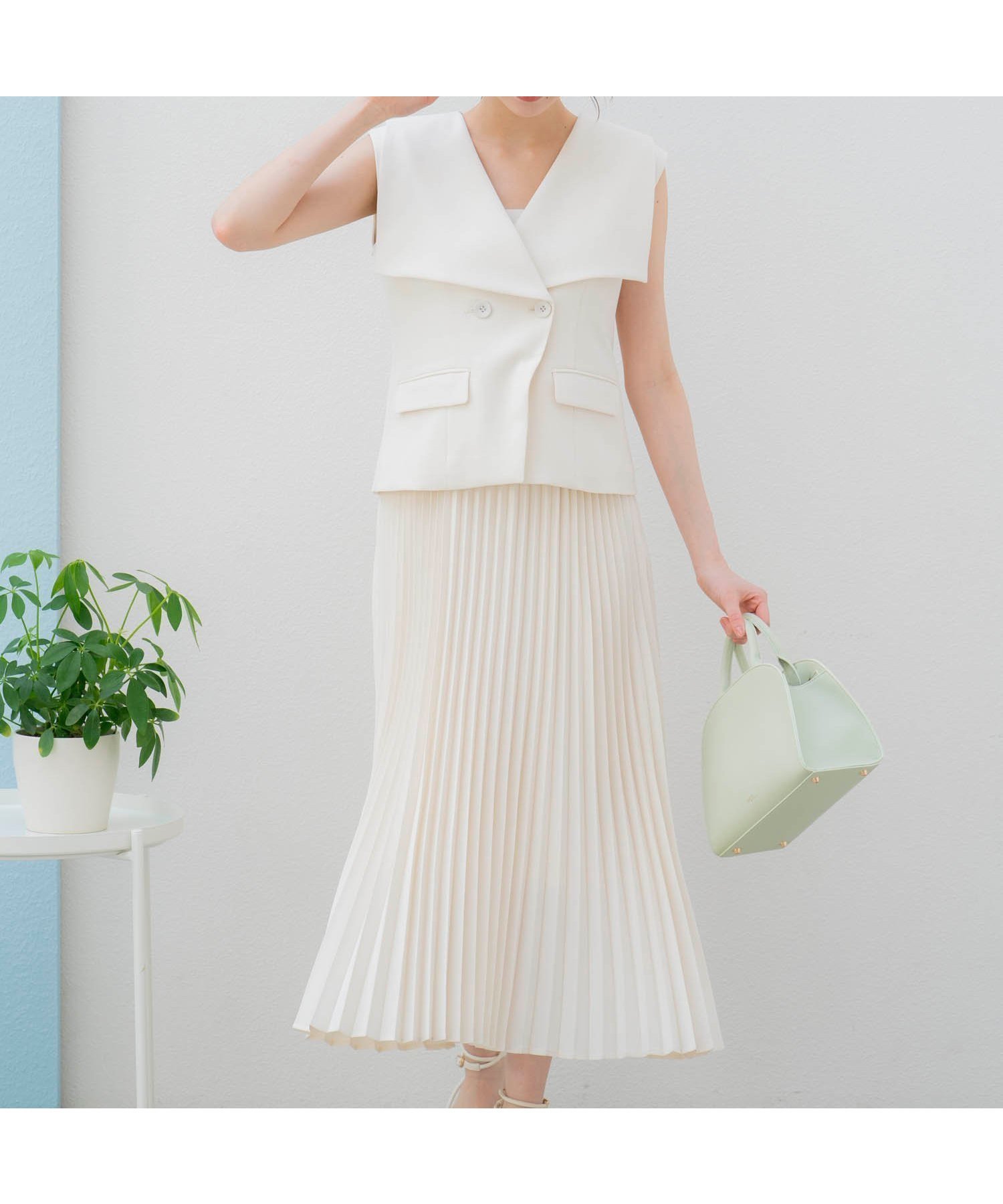 【ノエラ/Noela】のジレ*キャミワンピースセット インテリア・キッズ・メンズ・レディースファッション・服の通販 founy(ファニー) 　ファッション　Fashion　レディースファッション　WOMEN　アウター　Coat Outerwear　ワンピース　Dress　キャミワンピース　No Sleeve Dresses　おすすめ　Recommend　インナー　Inner　キャミワンピース　Cami Dress　プリーツ　Pleats　ポケット　Pocket　旅行　Travel　オフホワイト|ID: prp329100004522512 ipo3291000000031990310