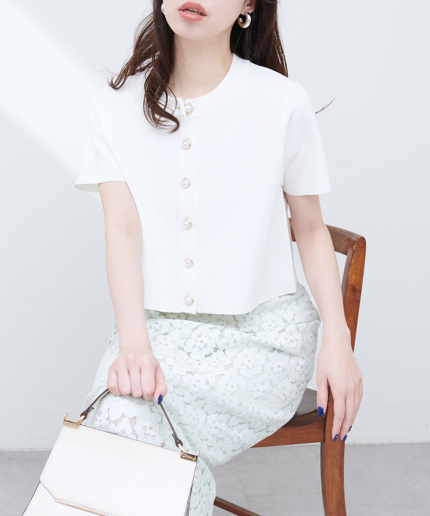 【ナチュラルクチュール/natural couture】の【WEB限定】ミラノリブデザイン釦半袖カーディガン インテリア・キッズ・メンズ・レディースファッション・服の通販 founy(ファニー) 　ファッション　Fashion　レディースファッション　WOMEN　トップス・カットソー　Tops/Tshirt　カーディガン　Cardigans　2025年　2025　2025春夏・S/S　Ss,Spring/Summer,2025　カーディガン　Cardigan　コンパクト　Compact　シフォン　Chiffon　シューズ　Shoes　シンプル　Simple　スニーカー　Sneakers　タイトスカート　Tight Skirt　ダウン　Down　デニム　Denim　パール　Pearl　フェミニン　Feminine　フラット　Flat　フレア　Flare　リラックス　Relax　ワイド　Wide　エレガント 上品　Elegant　半袖　Short Sleeve　オフホワイト|ID: prp329100004522544 ipo3291000000031990602
