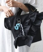 【シップス フォー ウィメン/SHIPS】の【WEB限定】チャーム 付き フリル トート ブラック|ID: prp329100004522588 ipo3291000000031991004