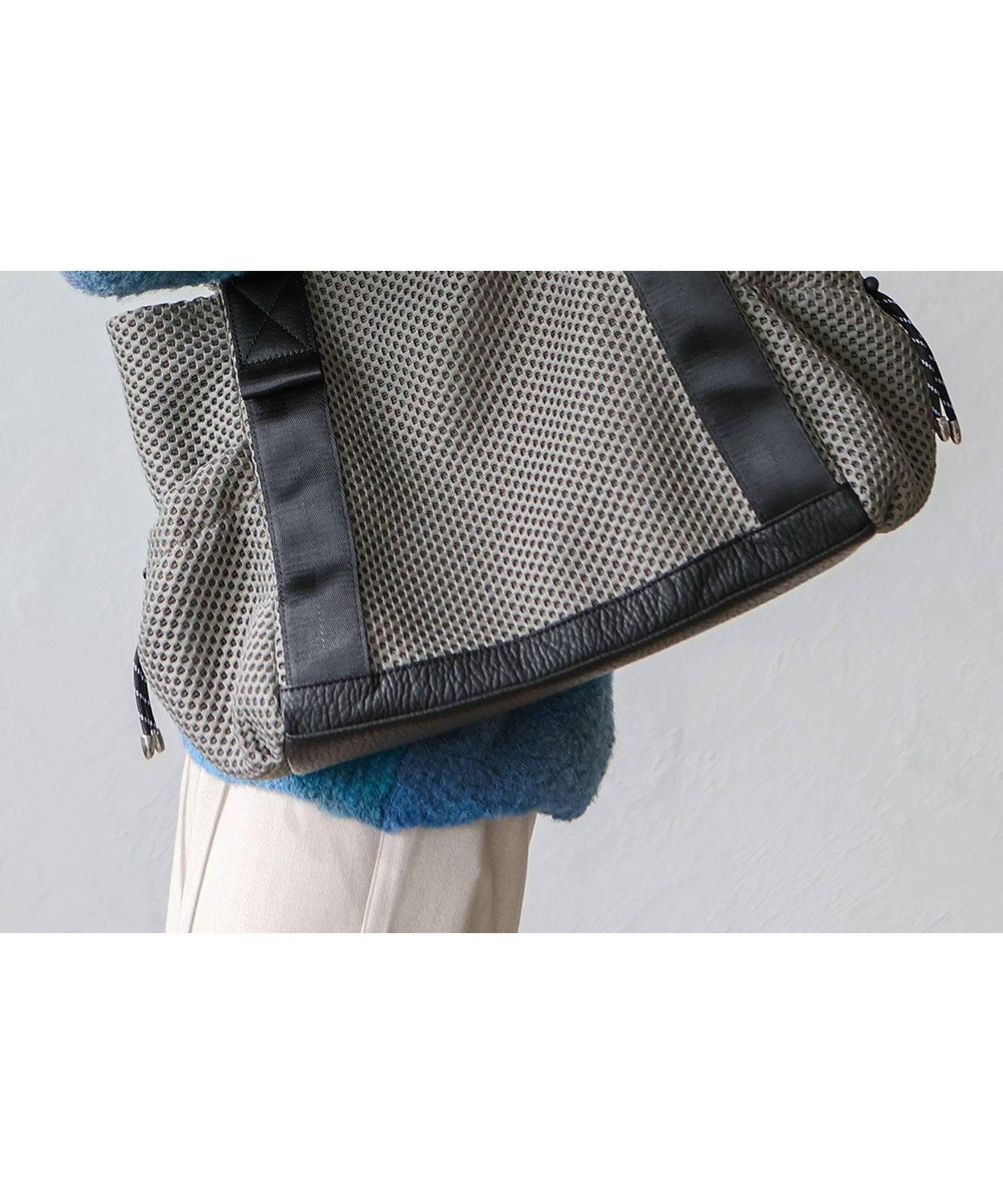 【ヴィータフェリーチェ/VitaFelice】のロングハンドルメッシュトートバッグ インテリア・キッズ・メンズ・レディースファッション・服の通販 founy(ファニー) 　ファッション　Fashion　レディースファッション　WOMEN　バッグ　Bag　クッション　Cushion　フォルム　Form　ポケット　Pocket　メッシュ　Mesh　傘　Umbrella　軽量　Lightweight　グレー|ID: prp329100004522651 ipo3291000000031991681