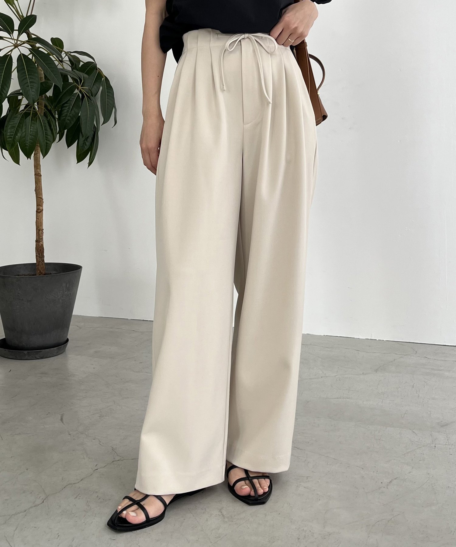 【カプリシューレマージュ/CAPRICIEUX LEMAGE】の【低身長サイズあり】ドロストパンツ 人気、トレンドファッション・服の通販 founy(ファニー) 　ファッション　Fashion　レディースファッション　WOMEN　パンツ　Pants　おすすめ　Recommend　シャーリング　Shirring　ストレート　Straight　スラックス　Slacks　夏　Summer　春　Spring　S/S・春夏　Ss・Spring/Summer　 other-1|ID: prp329100004522695 ipo3291000000031992053