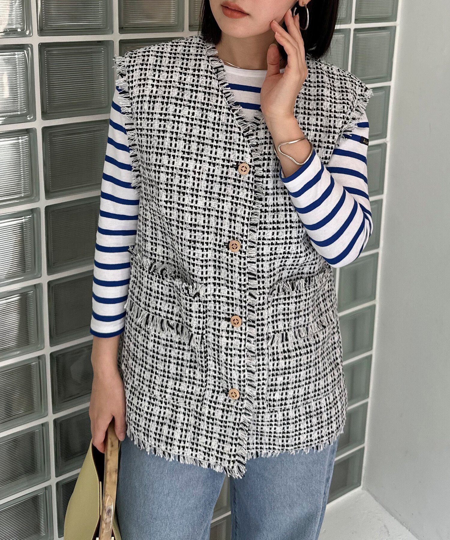 【ドゥ アルシーヴ/Doux archives】のBIGポケットツイードジレ インテリア・キッズ・メンズ・レディースファッション・服の通販 founy(ファニー) 　ファッション　Fashion　レディースファッション　WOMEN　アウター　Coat Outerwear　トップス・カットソー　Tops/Tshirt　ベスト/ジレ　Gilets/Vests　スリット　Slit　ツィード　Tweed　フリンジ　Fringe　フロント　Front　ベーシック　Basic　ポケット　Pocket　ヴィンテージ　Vintage　WHITE/BLACK|ID: prp329100004522813 ipo3291000000031992881