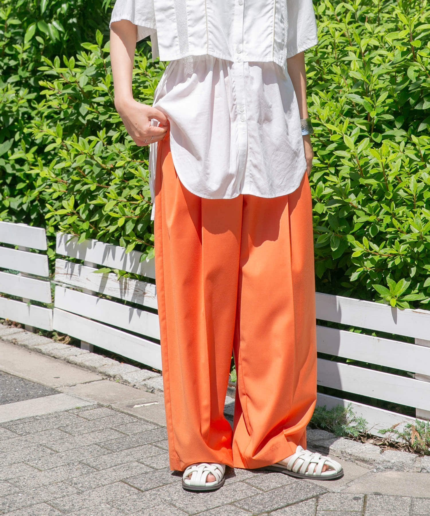 【ケービーエフ/KBF / URBAN RESEARCH】の『2サイズ展開』レイヤードデザインスラックスパンツ インテリア・キッズ・メンズ・レディースファッション・服の通販 founy(ファニー) 　ファッション　Fashion　レディースファッション　WOMEN　パンツ　Pants　2024年　2024　2024春夏・S/S　Ss,Spring/Summer,2024　おすすめ　Recommend　スラックス　Slacks　フロント　Front　ワイド　Wide　夏　Summer　S/S・春夏　Ss・Spring/Summer　ORANGE|ID: prp329100004522920 ipo3291000000031993562