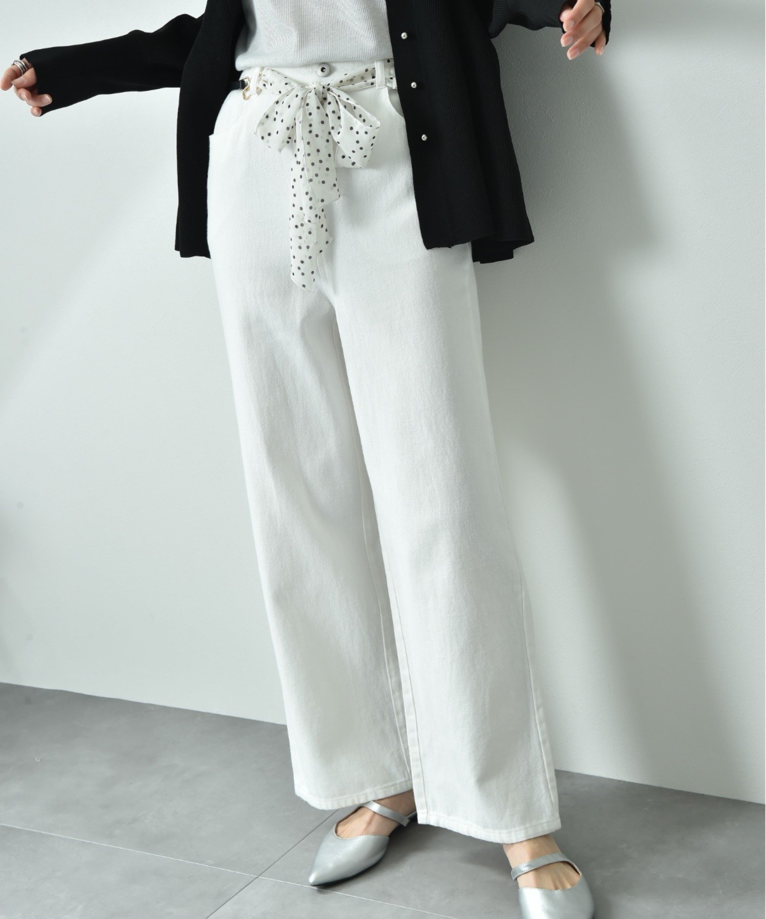 【インタープラネット/INTERPLANET】のデニムパンツ インテリア・キッズ・メンズ・レディースファッション・服の通販 founy(ファニー) 　ファッション　Fashion　レディースファッション　WOMEN　パンツ　Pants　デニムパンツ　Denim Pants　ストレート　Straight　スニーカー　Sneakers　デニム　Denim　ドット　Dot　ベーシック　Basic　リボン　Ribbon　オフホワイト|ID: prp329100004522943 ipo3291000000031993696