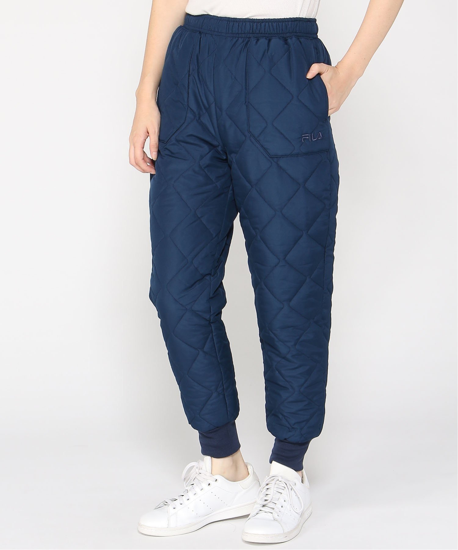 【ニッキー/nikki】のFILA/ロングパンツ インテリア・キッズ・メンズ・レディースファッション・服の通販 founy(ファニー) 　ファッション　Fashion　レディースファッション　WOMEN　パンツ　Pants　キルト　Quilt　パターン　Pattern　リラックス　Relax　ロング　Long　NV|ID: prp329100004523035 ipo3291000000031994322