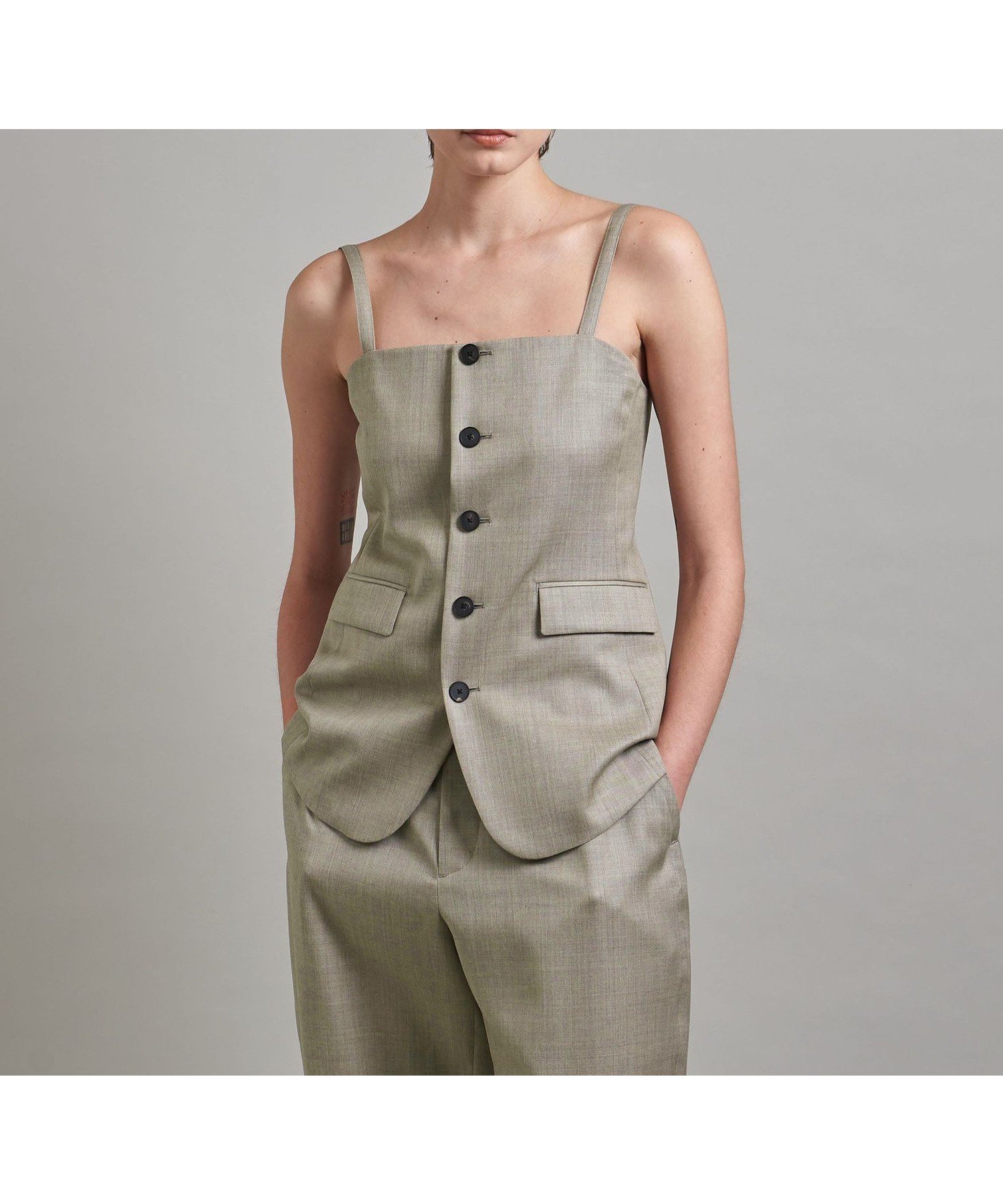 【その他のブランド/Other】のLOEFF ギャバ キャミソール ベスト 人気、トレンドファッション・服の通販 founy(ファニー) 　ファッション　Fashion　レディースファッション　WOMEN　アウター　Coat Outerwear　トップス・カットソー　Tops/Tshirt　キャミソール / ノースリーブ　No Sleeves　ベスト/ジレ　Gilets/Vests　カットソー　Cut And Sew　キャミソール　Camisole　スタイリッシュ　Stylish　セットアップ　Set Up　ベスト　Vest　 other-1|ID: prp329100004523061 ipo3291000000031994543