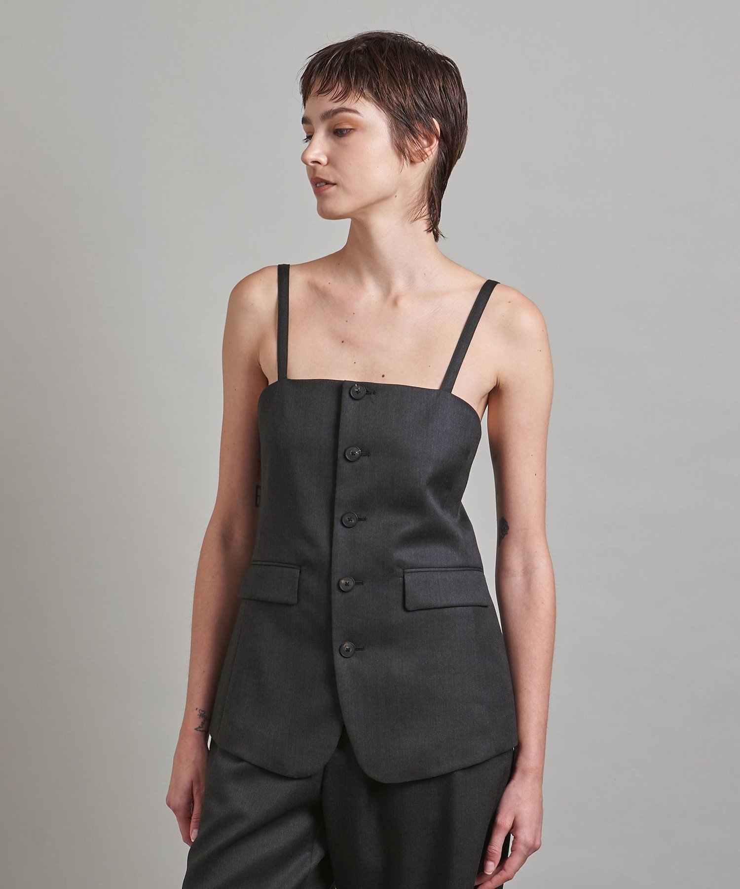 【その他のブランド/Other】のLOEFF ギャバ キャミソール ベスト インテリア・キッズ・メンズ・レディースファッション・服の通販 founy(ファニー) 　ファッション　Fashion　レディースファッション　WOMEN　アウター　Coat Outerwear　トップス・カットソー　Tops/Tshirt　キャミソール / ノースリーブ　No Sleeves　ベスト/ジレ　Gilets/Vests　カットソー　Cut And Sew　キャミソール　Camisole　スタイリッシュ　Stylish　セットアップ　Set Up　ベスト　Vest　DK.GRAY|ID: prp329100004523061 ipo3291000000031994545