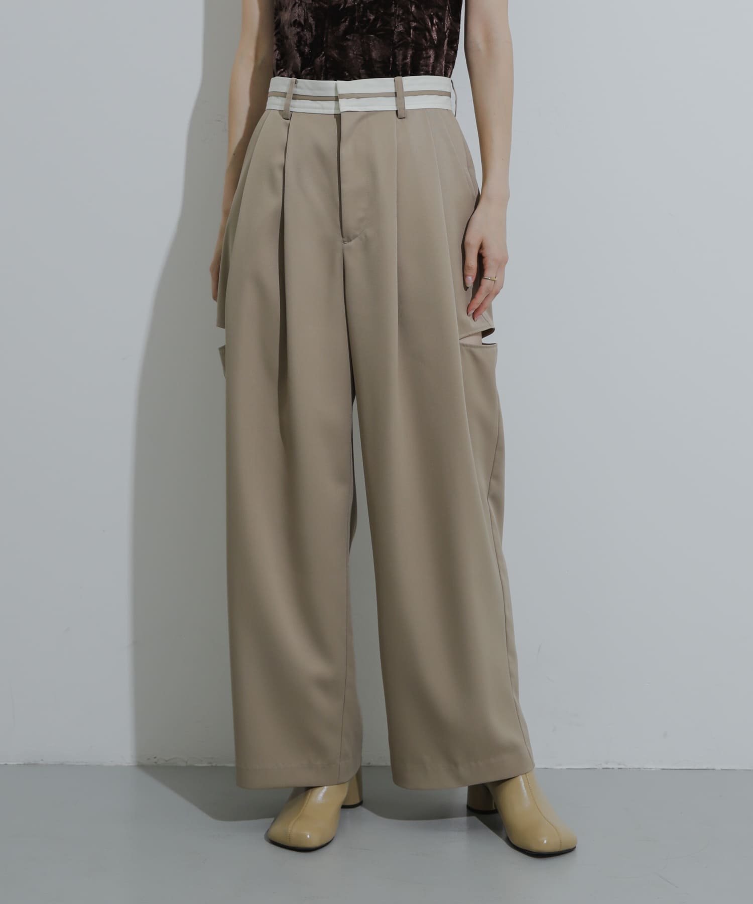 【センスオブプレイス/SENSE OF PLACE by URBAN RESEARCH】のマーベルトスリットパンツ インテリア・キッズ・メンズ・レディースファッション・服の通販 founy(ファニー) 　ファッション　Fashion　レディースファッション　WOMEN　パンツ　Pants　ベルト　Belts　2024年　2024　2024春夏・S/S　Ss,Spring/Summer,2024　おすすめ　Recommend　スリット　Slit　トレンド　Trend　ワイド　Wide　人気　Popularity　夏　Summer　春　Spring　S/S・春夏　Ss・Spring/Summer　BEIGE|ID: prp329100004523142 ipo3291000000031995312