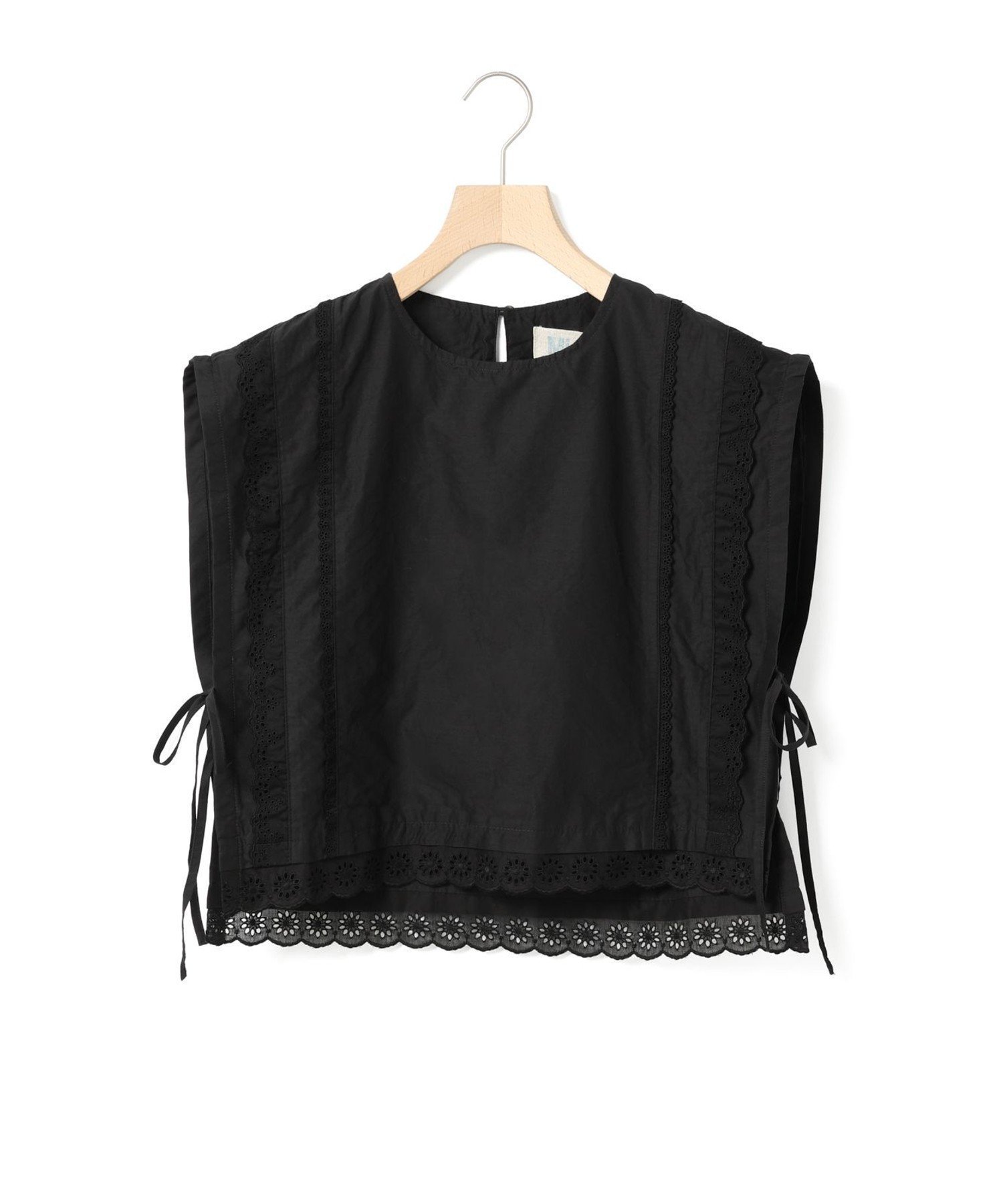 【マーコート/MARcourt】のMidiUmi レースサイドリボンベスト インテリア・キッズ・メンズ・レディースファッション・服の通販 founy(ファニー) 　ファッション　Fashion　レディースファッション　WOMEN　アウター　Coat Outerwear　トップス・カットソー　Tops/Tshirt　ベスト/ジレ　Gilets/Vests　ノースリーブ　No Sleeve　フロント　Front　ポケット　Pocket　リボン　Ribbon　レース　Race　エレガント 上品　Elegant　ブラック|ID: prp329100004523158 ipo3291000000031995416