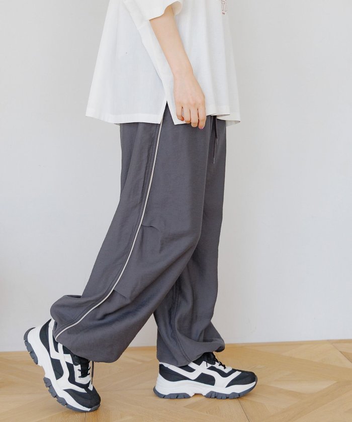 【ニコアンド/niko and】のサラサラタックサイドラインパンツ インテリア・キッズ・メンズ・レディースファッション・服の通販 founy(ファニー) https://founy.com/ ファッション Fashion レディースファッション WOMEN パンツ Pants おすすめ Recommend シンプル Simple ジャケット Jacket スタイリッシュ Stylish ストレート Straight スニーカー Sneakers タンク Tank トレンド Trend ワイド Wide |ID: prp329100004523159 ipo3291000000031995419