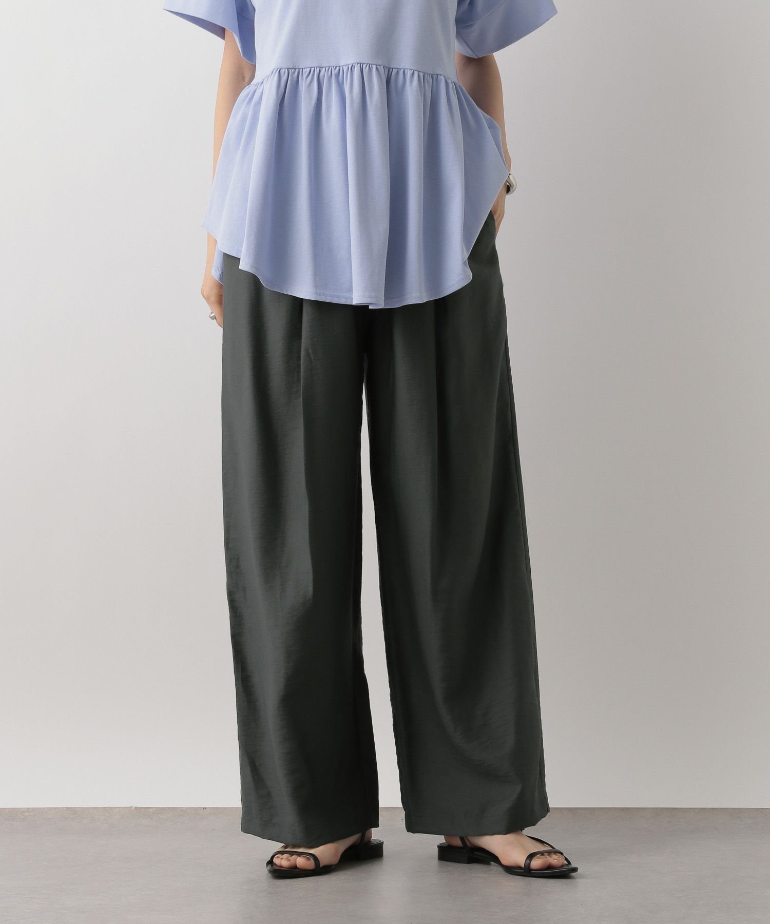 【ローリーズファーム/LOWRYS FARM】のタックワイドイージーパンツ インテリア・キッズ・メンズ・レディースファッション・服の通販 founy(ファニー) 　ファッション　Fashion　レディースファッション　WOMEN　パンツ　Pants　ギャザー　Gather　ツイル　Twill　ワイド　Wide　ヴィンテージ　Vintage　夏　Summer　定番　Standard　チャコールグレー18|ID: prp329100004523177 ipo3291000000031995582