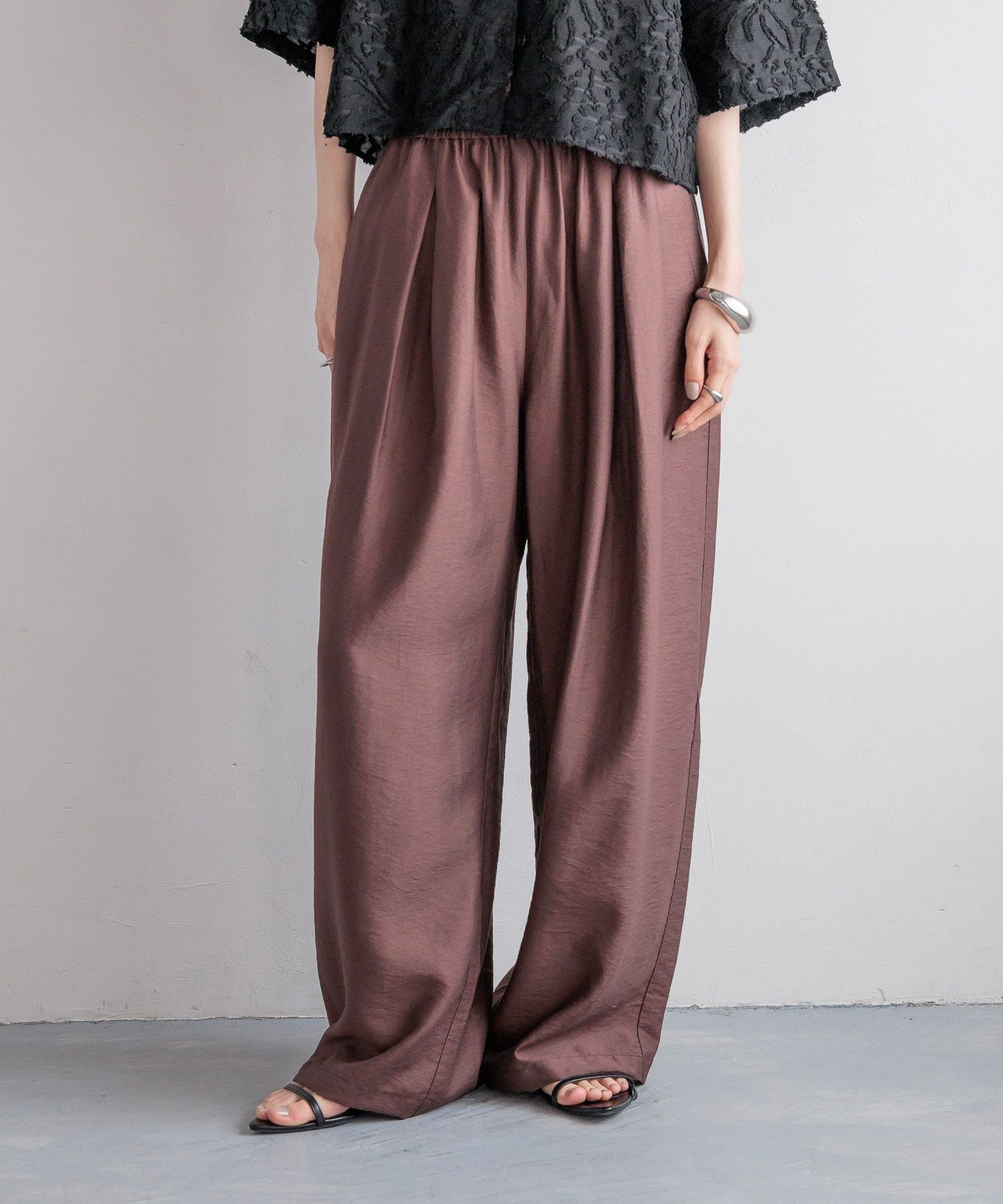 【ローリーズファーム/LOWRYS FARM】のタックワイドイージーパンツ インテリア・キッズ・メンズ・レディースファッション・服の通販 founy(ファニー) 　ファッション　Fashion　レディースファッション　WOMEN　パンツ　Pants　ギャザー　Gather　ツイル　Twill　ワイド　Wide　ヴィンテージ　Vintage　夏　Summer　定番　Standard　ブラウン58|ID: prp329100004523177 ipo3291000000031995584
