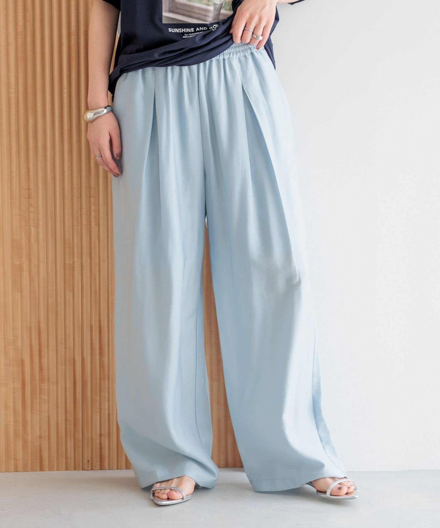 【ローリーズファーム/LOWRYS FARM】のタックワイドイージーパンツ インテリア・キッズ・メンズ・レディースファッション・服の通販 founy(ファニー) 　ファッション　Fashion　レディースファッション　Fashion for Women　パンツ　Pants & Trousers　ギャザー　Gathered, Ruffled　ツイル　Twist, Twisted Detail　ワイド　Wide, Wide Fit　ヴィンテージ　Vintage Style　夏　Summer　定番　Standard, Basic Item　ブルー82|ID: prp329100004523177 ipo3291000000032702865