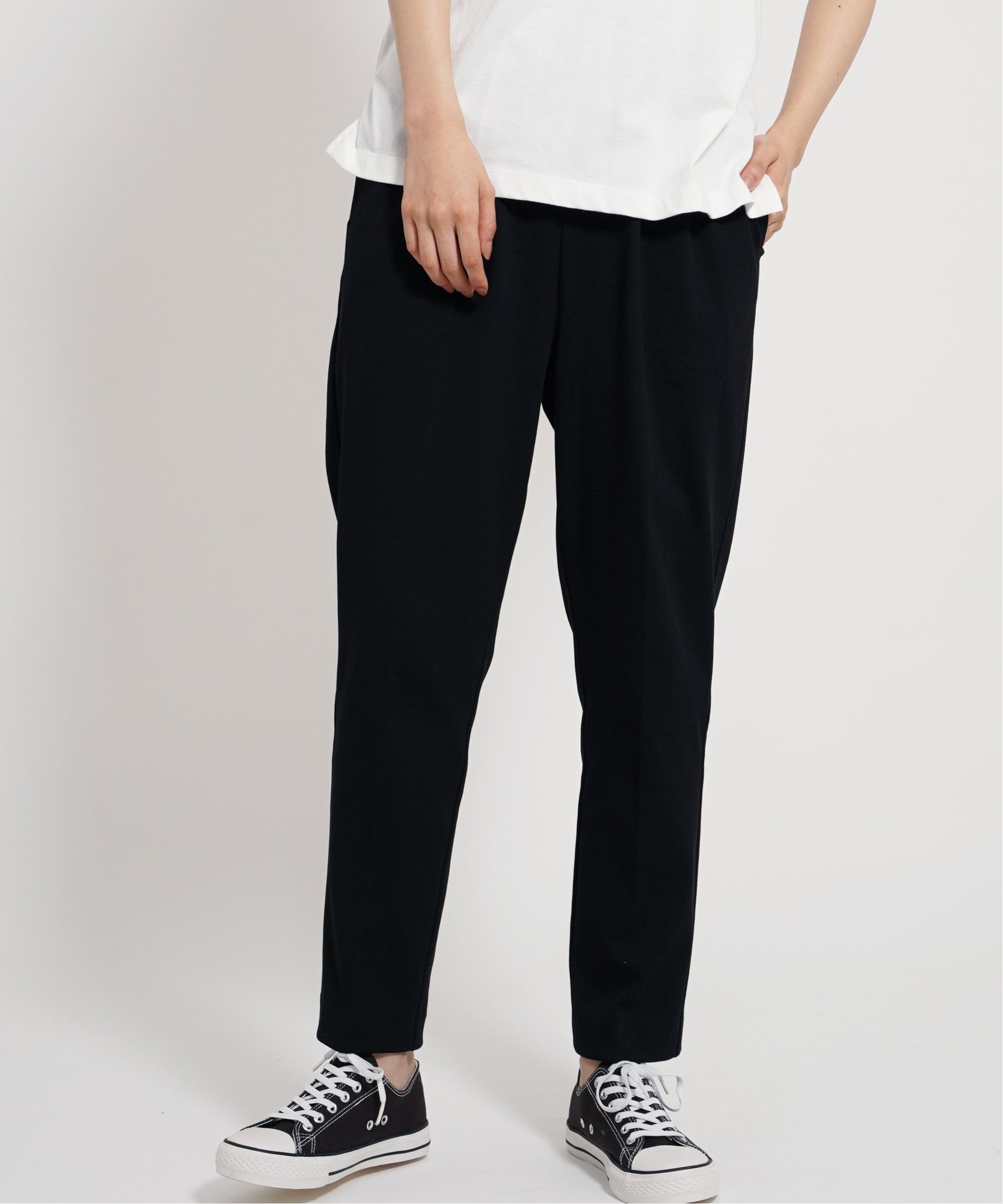【イッカ/ikka】のBeasystretch テーパードパンツ インテリア・キッズ・メンズ・レディースファッション・服の通販 founy(ファニー) 　ファッション　Fashion　レディースファッション　WOMEN　パンツ　Pants　おすすめ　Recommend　ストレッチ　Stretch　スニーカー　Sneakers　ダウン　Down　フィット　Fit　リラックス　Relax　楽ちん　Easy　ビジネス 仕事 通勤　Business　ブラック|ID: prp329100004523200 ipo3291000000031995817