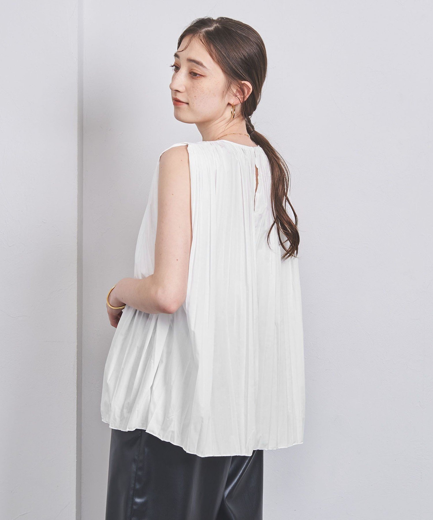 【その他のブランド/Other】のランダムプリーツ ノースリーブ ブラウス インテリア・キッズ・メンズ・レディースファッション・服の通販 founy(ファニー) 　ファッション　Fashion　レディースファッション　WOMEN　トップス・カットソー　Tops/Tshirt　キャミソール / ノースリーブ　No Sleeves　シャツ/ブラウス　Shirts/Blouses　デニム　Denim　ノースリーブ　No Sleeve　バランス　Balance　プリーツ　Pleats　ボトム　Bottom　ランダム　Random　夏　Summer　WHITE|ID: prp329100004523251 ipo3291000000031996368