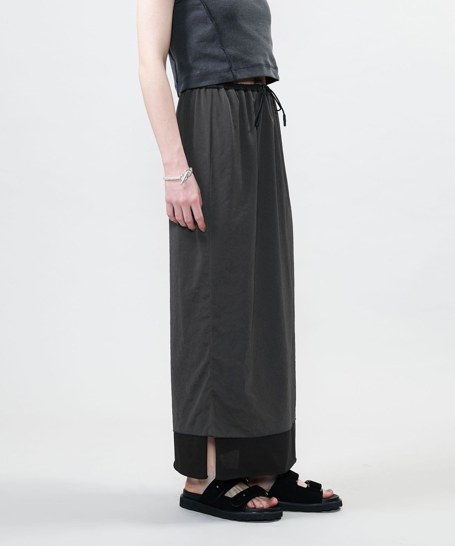 【ユナイテッドアローズ/UNITED ARROWS】のASTRAET テンジクxシフォン レイヤード タイトスカート インテリア・キッズ・メンズ・レディースファッション・服の通販 founy(ファニー) 　ファッション　Fashion　レディースファッション　WOMEN　スカート　Skirt　アンダー　Under　コンビ　Combination　シフォン　Chiffon　スリット　Slit　タイトスカート　Tight Skirt　タンク　Tank　バランス　Balance　BLACK|ID: prp329100004523299 ipo3291000000031996731