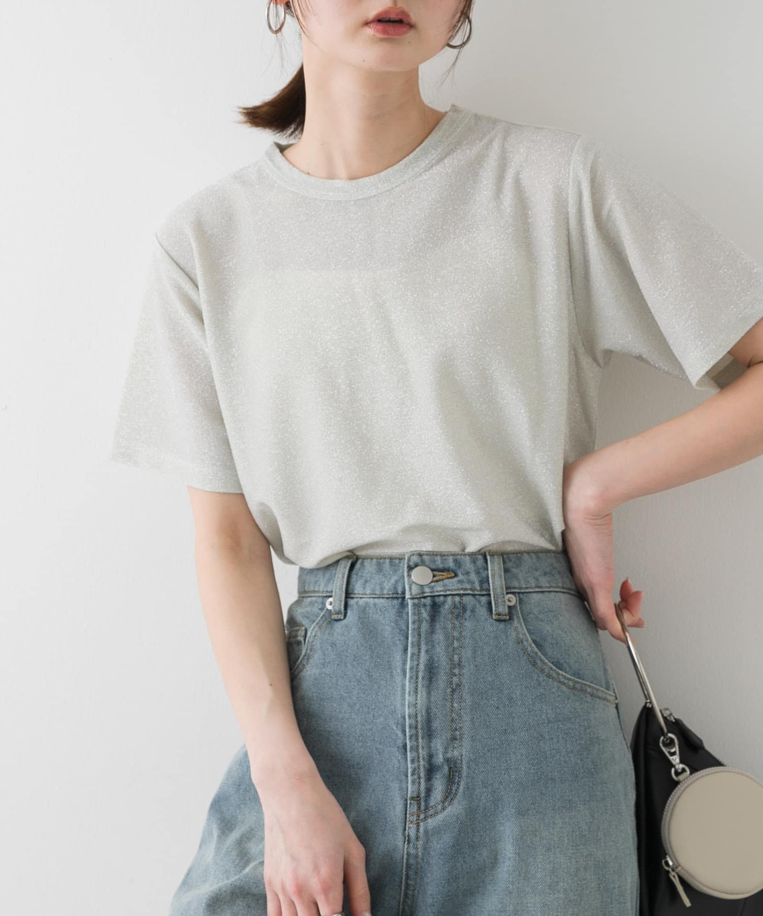 【センスオブプレイス/SENSE OF PLACE by URBAN RESEARCH】のクルーネックラメTシャツ(半袖) インテリア・キッズ・メンズ・レディースファッション・服の通販 founy(ファニー) 　ファッション　Fashion　レディースファッション　WOMEN　トップス・カットソー　Tops/Tshirt　シャツ/ブラウス　Shirts/Blouses　ロング / Tシャツ　T-Shirts　2025年　2025　2025春夏・S/S　Ss,Spring/Summer,2025　おすすめ　Recommend　インナー　Inner　半袖　Short Sleeve　夏　Summer　S/S・春夏　Ss・Spring/Summer　SILVER|ID: prp329100004523348 ipo3291000000031997016