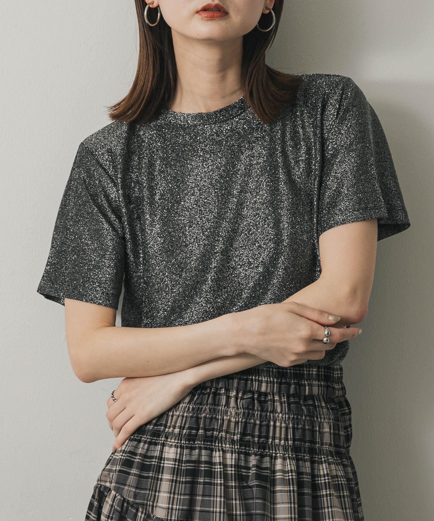 【センスオブプレイス/SENSE OF PLACE by URBAN RESEARCH】のクルーネックラメTシャツ(半袖) インテリア・キッズ・メンズ・レディースファッション・服の通販 founy(ファニー) 　ファッション　Fashion　レディースファッション　Ladies' Fashion Online　トップス・カットソー　Tops/Tshirt　シャツ/ブラウス　Shirts/Blouses　ロング / Tシャツ　T-Shirts　2025年　2025　2025春夏・S/S　Ss,Spring/Summer,2025　おすすめ　Recommend　インナー　Inner　半袖　Short Sleeve　夏　Summer　S/S・春夏　Ss・Spring/Summer　BLACK|ID: prp329100004523348 ipo3291000000032625228