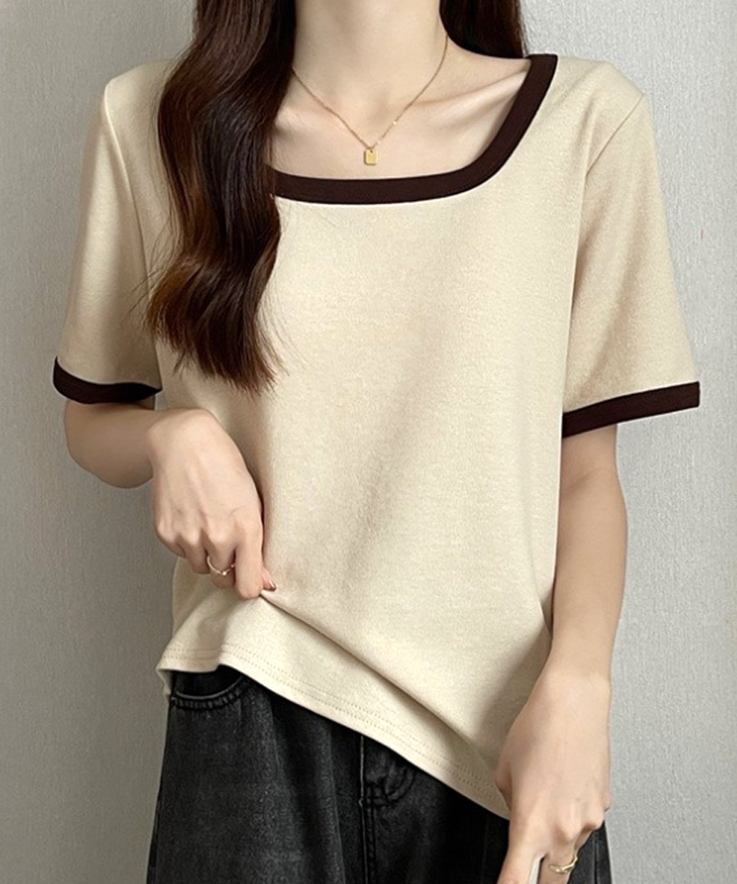 【アミュレット/Amulet】のUネックシャツ インテリア・キッズ・メンズ・レディースファッション・服の通販 founy(ファニー) 　ファッション　Fashion　レディースファッション　WOMEN　トップス・カットソー　Tops/Tshirt　シャツ/ブラウス　Shirts/Blouses　アクセサリー　Accessories　シンプル　Simple　トレンド　Trend　ベーシック　Basic　半袖　Short Sleeve　ベージュ|ID: prp329100004523365 ipo3291000000031997144