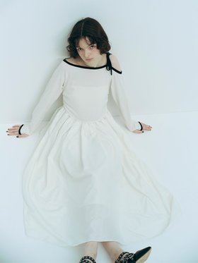 【ファーファー/FURFUR】のロングスリーブカットタフタワンピース 人気、トレンドファッション・服の通販 founy(ファニー) ファッション Fashion レディースファッション WOMEN ワンピース Dress ギャザー Gather チュール Tulle リボン Ribbon |ID:prp329100004523403