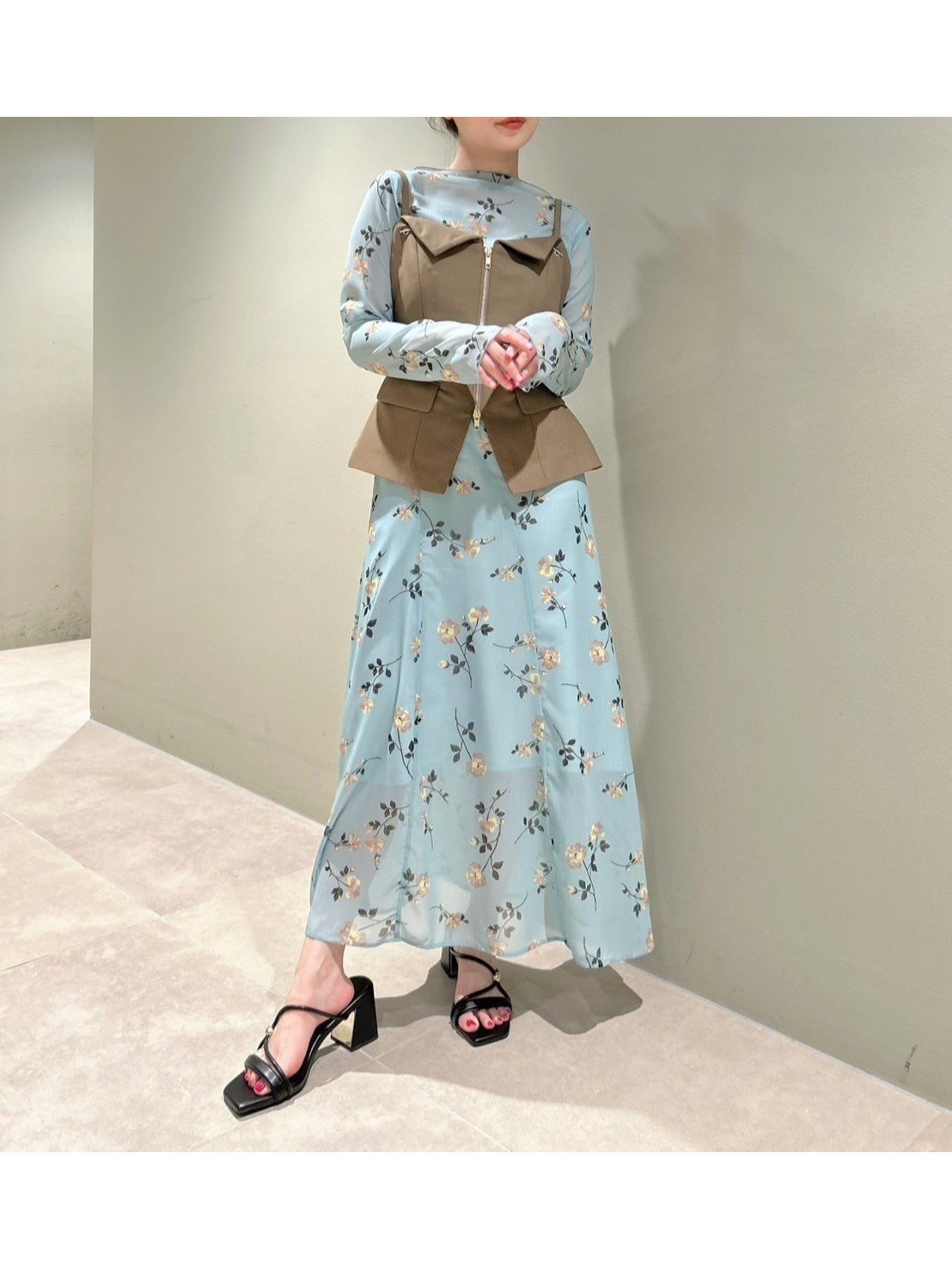 【リリーブラウン/Lily Brown】のビスチェ シアーワンピースセット インテリア・キッズ・メンズ・レディースファッション・服の通販 founy(ファニー) 　ファッション　Fashion　レディースファッション　WOMEN　ワンピース　Dress　インナー　Inner　シアー　Sheer　シェイプ　Shape　シフォン　Chiffon　ビスチェ　Bustier　フラワー　Flower　フロント　Front　ペプラム　Peplum　リラックス　Relax　FLOWER[936]|ID: prp329100004523411 ipo3291000000031997438