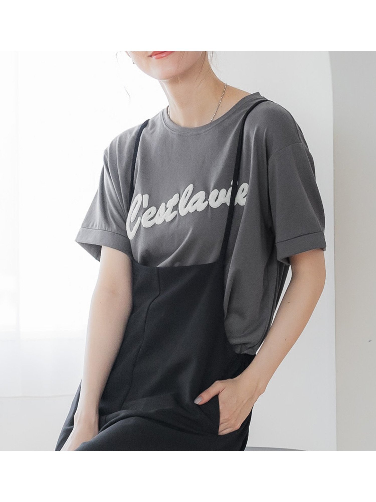 【コカ/COCA】のロールアップスリーブ刺繍Tシャツ インテリア・キッズ・メンズ・レディースファッション・服の通販 founy(ファニー) 　ファッション　Fashion　レディースファッション　WOMEN　トップス・カットソー　Tops/Tshirt　シャツ/ブラウス　Shirts/Blouses　ロング / Tシャツ　T-Shirts　インナー　Inner　サロペット　Overalls　シンプル　Simple　バランス　Balance　フロント　Front　ポケット　Pocket　モコモコ　Fluffy　ロールアップ　Roll Up　ワンポイント　One Point　D|ID: prp329100004523492 ipo3291000000031998147