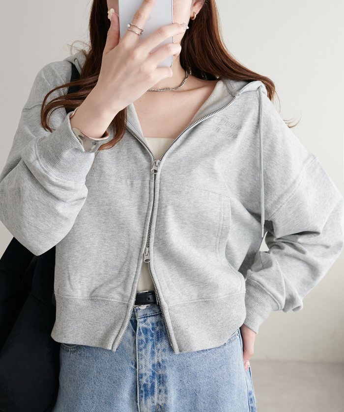 【ディスコート/Discoat】の刺繍ロゴショート丈ジップパーカー インテリア・キッズ・メンズ・レディースファッション・服の通販 founy(ファニー) https://founy.com/ ファッション Fashion レディースファッション WOMEN トップス・カットソー Tops/Tshirt パーカ Sweats おすすめ Recommend ショート Short ジップ Zip トレンド Trend バランス Balance パーカー Hoodie 春 Spring 羽織 Haori |ID: prp329100004523511 ipo3291000000031998345