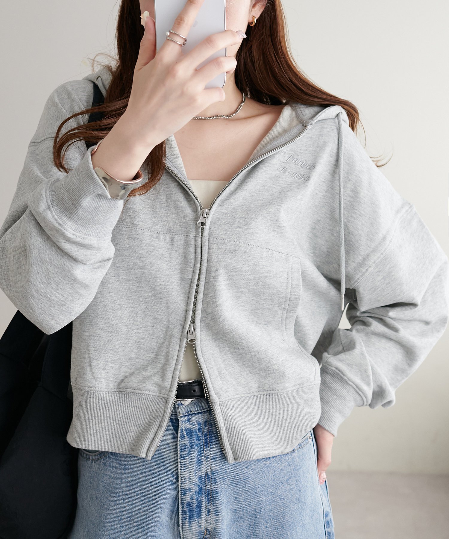 【ディスコート/Discoat】の刺繍ロゴショート丈ジップパーカー 人気、トレンドファッション・服の通販 founy(ファニー) 　ファッション　Fashion　レディースファッション　WOMEN　トップス・カットソー　Tops/Tshirt　パーカ　Sweats　おすすめ　Recommend　ショート　Short　ジップ　Zip　トレンド　Trend　バランス　Balance　パーカー　Hoodie　春　Spring　羽織　Haori　 other-1|ID: prp329100004523511 ipo3291000000031998345