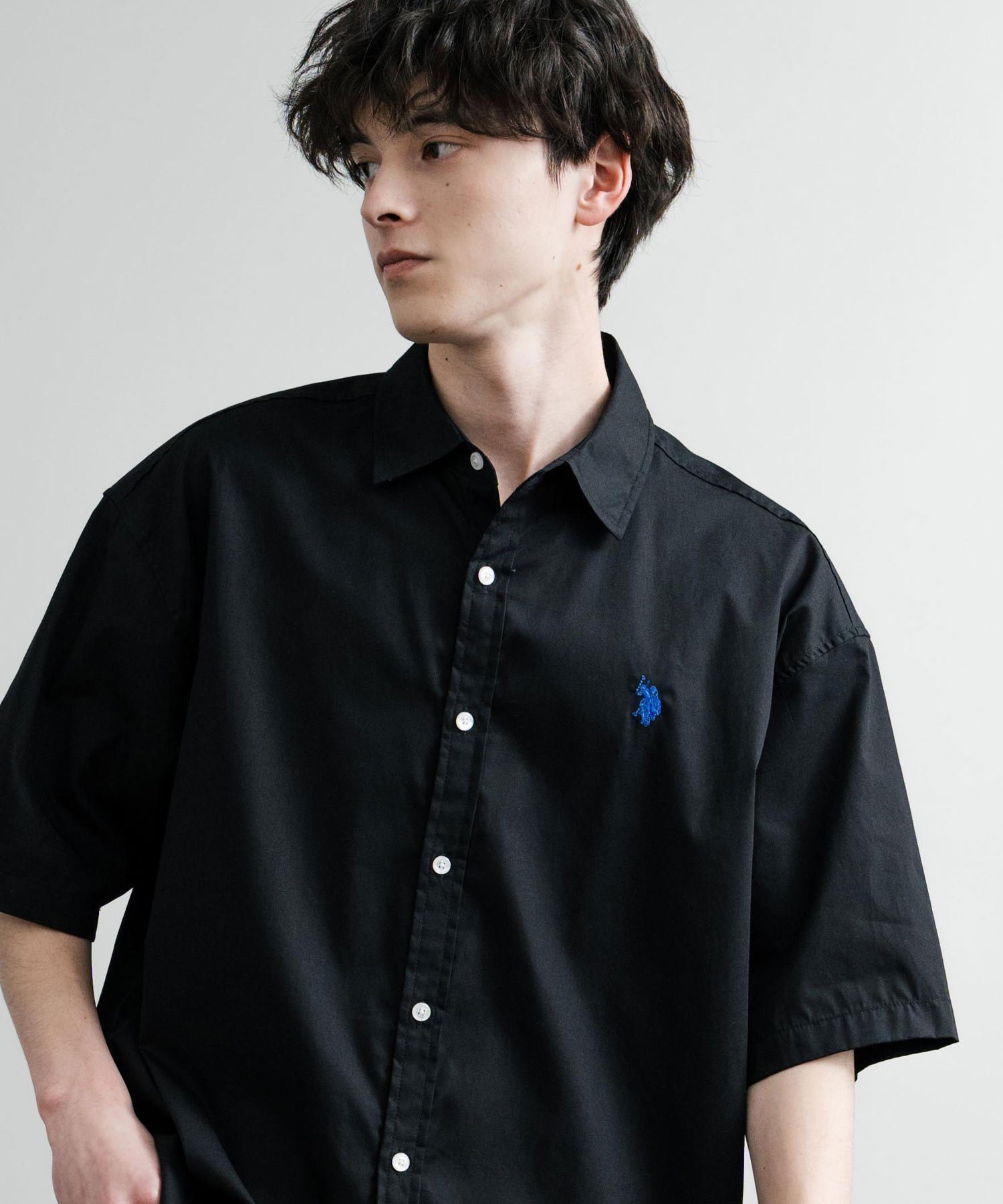 【ロッキーモンロー/Rocky Monroe】の【U.S. POLO ASSN./ユーエスポロアッスン】オーバーサイズ半袖シャツ インテリア・キッズ・メンズ・レディースファッション・服の通販 founy(ファニー) 　ファッション　Fashion　レディースファッション　WOMEN　トップス・カットソー　Tops/Tshirt　シャツ/ブラウス　Shirts/Blouses　カットソー　Cut And Sew　ショルダー　Shoulder　シンプル　Simple　ストライプ　Stripe　チェック　Check　ドロップ　Drop　バランス　Balance　ブロード　Broad　半袖　Short Sleeve　メンズ　Mens　無地　Plain Color　リラックス　Relax　ロング　Long　ワイド　Wide　再入荷　Restock/Back In Stock/Re Arrival　おすすめ　Recommend　19.ブラック|ID: prp329100004523547 ipo3291000000031998611
