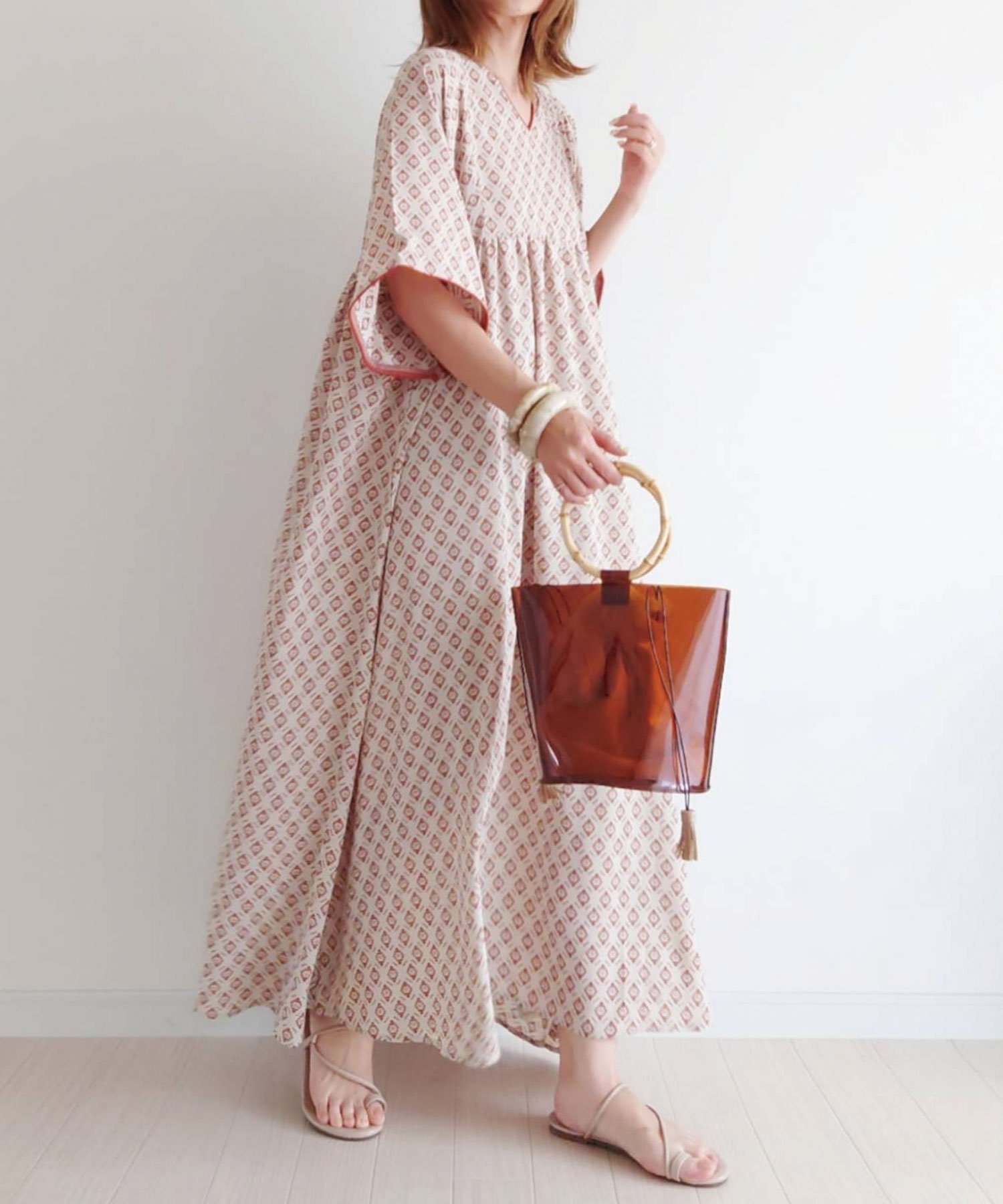 【コーナーズ/CORNERS】のCORNERS by yui コモン柄カフタンワンピース インテリア・キッズ・メンズ・レディースファッション・服の通販 founy(ファニー) 　ファッション　Fashion　レディースファッション　WOMEN　ワンピース　Dress　アイボリー|ID: prp329100004524266 ipo3291000000032002524