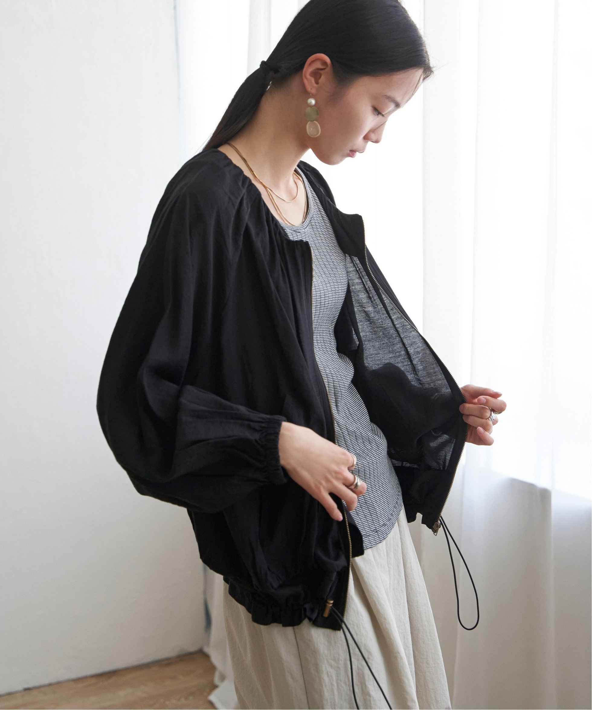 【エルビーシー/LBC】のシアーヘムドロストブルゾン インテリア・キッズ・メンズ・レディースファッション・服の通販 founy(ファニー) 　ファッション　Fashion　レディースファッション　WOMEN　アウター　Coat Outerwear　ブルゾン　Blouson/Jackets　ギャザー　Gather　シアー　Sheer　ブルゾン　Blouson　春　Spring　羽織　Haori　ブラック|ID: prp329100004524273 ipo3291000000032002553