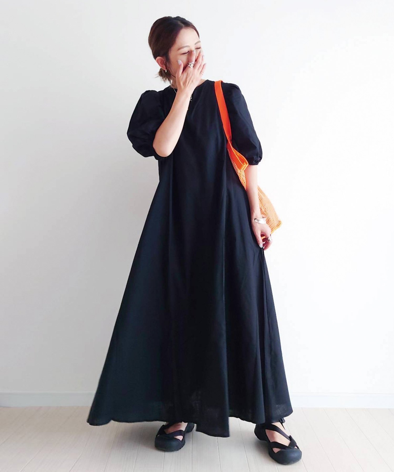 【コーナーズ/CORNERS】のCORNERS by yui ボリュームスリーブバックリボンワンピース インテリア・キッズ・メンズ・レディースファッション・服の通販 founy(ファニー) 　ファッション　Fashion　レディースファッション　WOMEN　ワンピース　Dress　2022年　2022　2022 春夏 S/S　Ss,Spring/Summer,2022　コラボ　Collaboration　リボン　Ribbon　ブラックA|ID: prp329100004524292 ipo3291000000032002624
