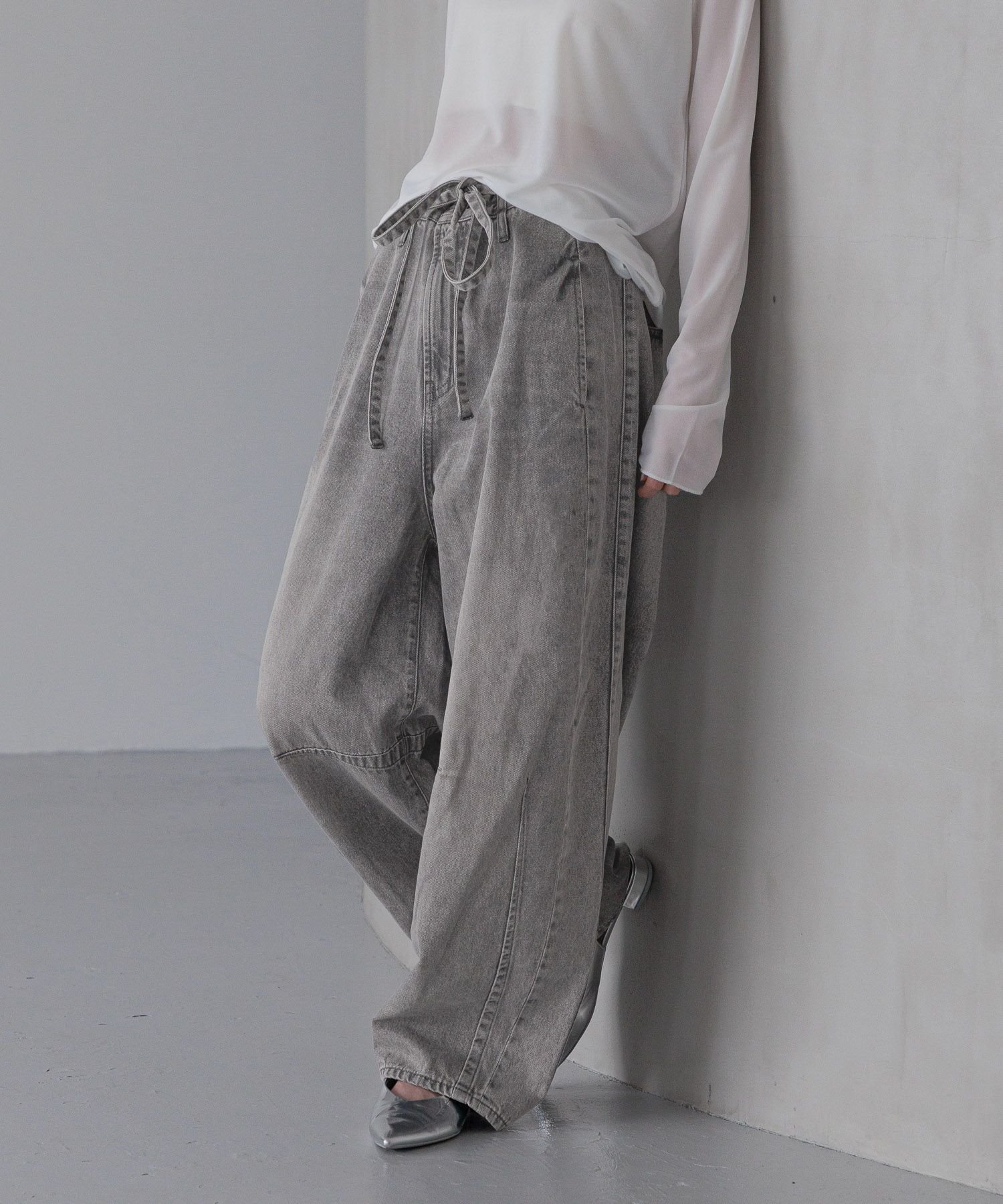 【ローリーズファーム/LOWRYS FARM】のイージーバレルデニムパンツ インテリア・キッズ・メンズ・レディースファッション・服の通販 founy(ファニー) 　ファッション　Fashion　レディースファッション　WOMEN　パンツ　Pants　デニムパンツ　Denim Pants　おすすめ　Recommend　カットソー　Cut And Sew　シューズ　Shoes　ショート　Short　デニム　Denim　トレンド　Trend　バランス　Balance　グレー|ID: prp329100004524338 ipo3291000000032002804