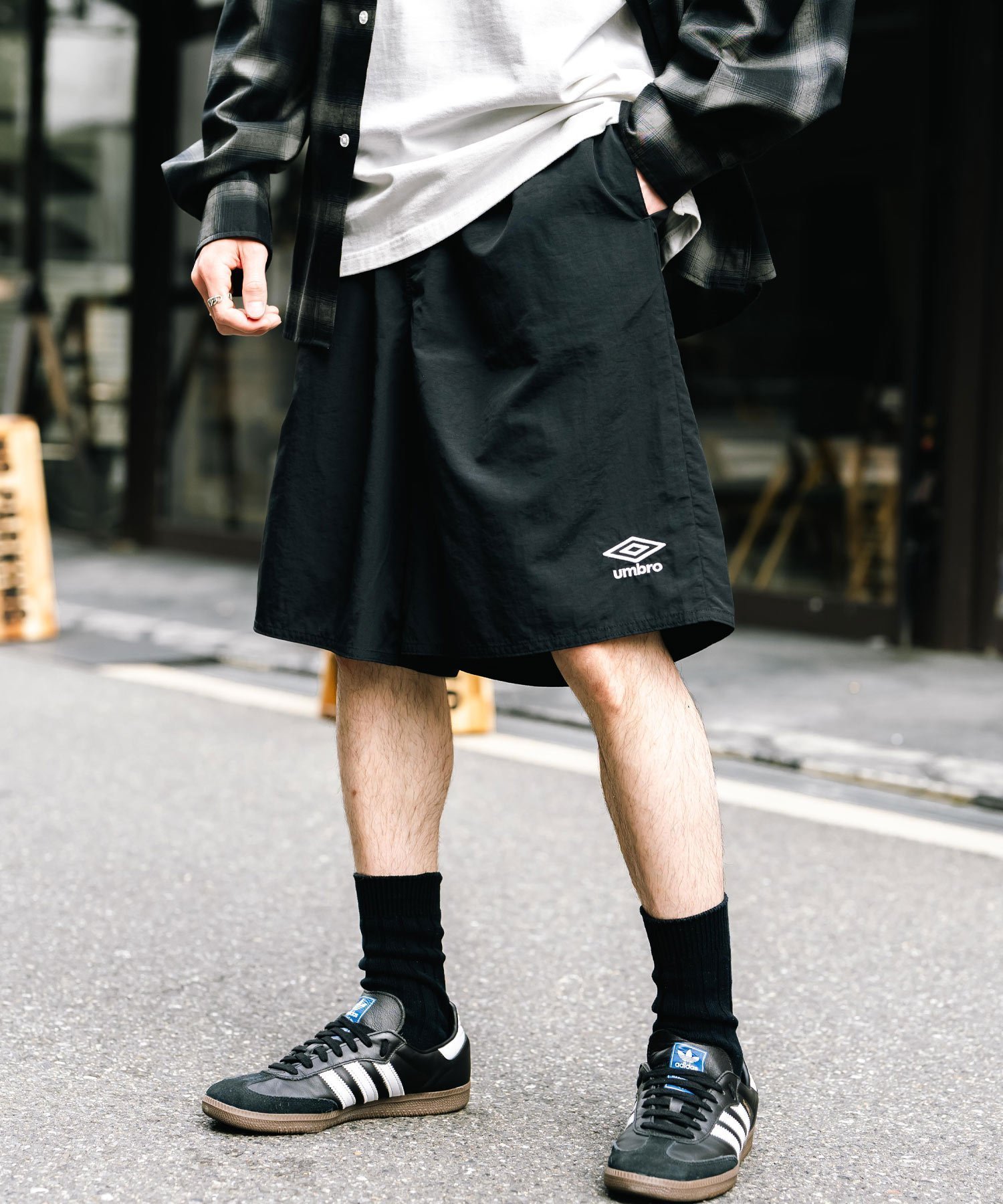 【ロッキーモンロー/Rocky Monroe】のUMBRO 別注コラボ ワンポイントロゴ刺繍ナイロンショートパンツ インテリア・キッズ・メンズ・レディースファッション・服の通販 founy(ファニー) 　ファッション　Fashion　レディースファッション　WOMEN　パンツ　Pants　ハーフ / ショートパンツ　Short Pants　アウトドア　Outdoor　コラボ　Collaboration　軽量　Lightweight　ドローコード　Draw Cord　フロント　Front　別注　Special Order　メンズ　Mens　リラックス　Relax　ワンポイント　One Point　おすすめ　Recommend　ブラック|ID: prp329100004524352 ipo3291000000032002871