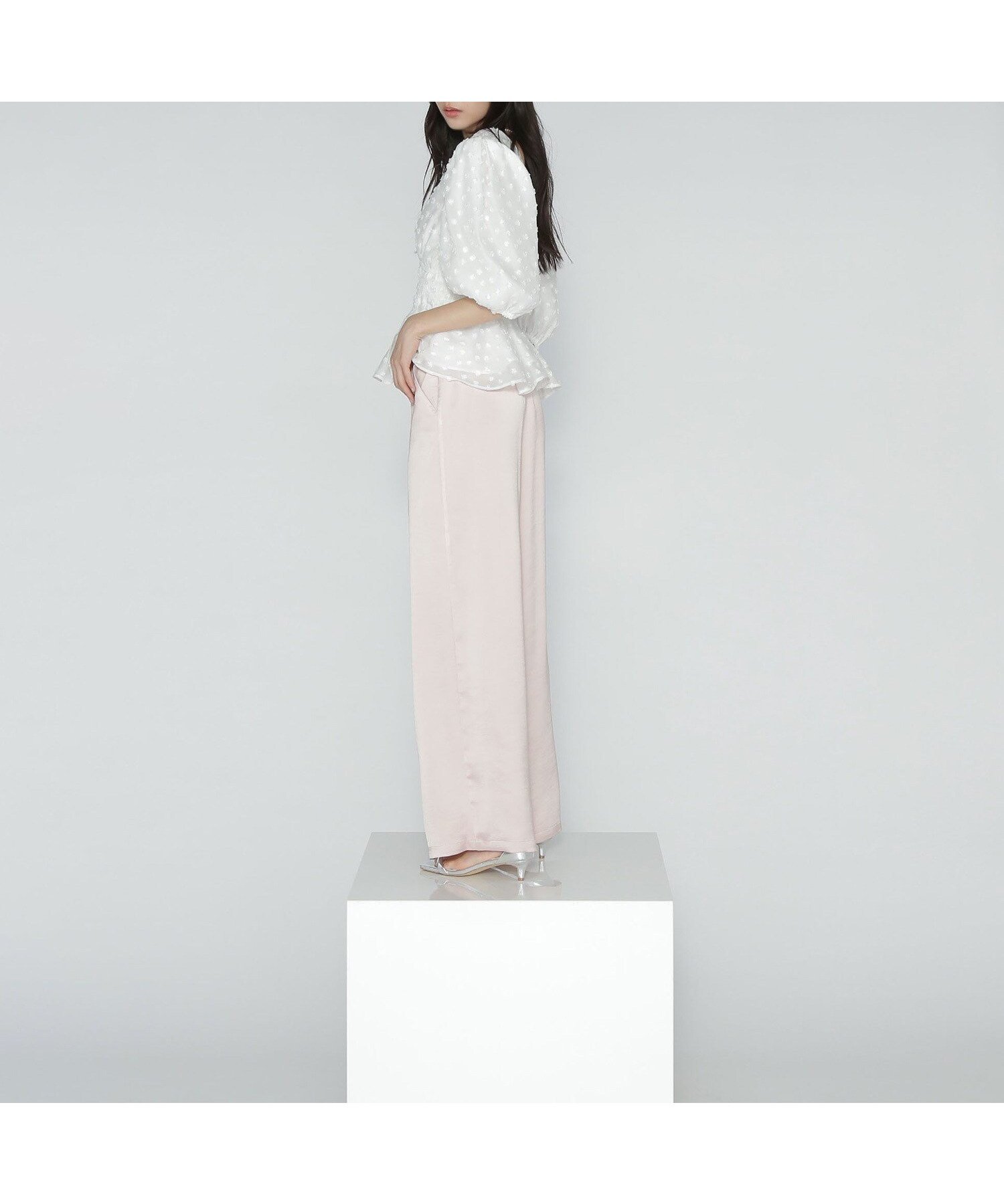 【ナチュラル ビューティー ベーシック/NATURAL BEAUTY BASIC】のタックサテンパンツ インテリア・キッズ・メンズ・レディースファッション・服の通販 founy(ファニー) 　ファッション　Fashion　レディースファッション　WOMEN　パンツ　Pants　サテン　Satin　ストレート　Straight　ワイド　Wide　エレガント 上品　Elegant　シルキーピンク|ID: prp329100004524406 ipo3291000000032003092