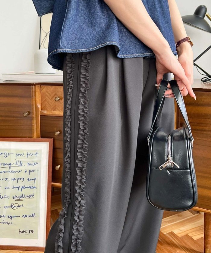 【その他のブランド/Other】のTPUカットジョーゼットチュールサイドフリルパンツ インテリア・キッズ・メンズ・レディースファッション・服の通販 founy(ファニー) https://founy.com/ ファッション Fashion メンズファッション Fashion for Men ボトムス Bottoms ショート Short, Short Length シンプル Simple, Minimal ジョーゼット Georgette, Semi-Sheer Fabric ストレート Straight, Straight Cut とろみ Fluid, Flowy Fabric チュール Tulip, Tulip Motif トレンド Trend, Trending Now バランス Balance, Style Balance フリル Frill, Ruffle ボトム Bottoms, Lower Wear ポケット Pocket, Pocket Detail ワイド Wide, Wide Fit おすすめ Recommended / Our Picks |ID: prp329100004524432 ipo3291000000032767457