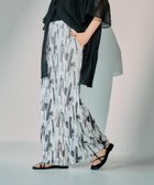 【レプシィム ローリーズファーム/LEPSIM LOWRYS FARM】の楊柳柄イージーパンツ 人気、トレンドファッション・服の通販 founy(ファニー) ファッション Fashion レディースファッション WOMEN パンツ Pants おすすめ Recommend サンダル Sandals ベーシック Basic ワイド Wide 夏 Summer thumbnail モノトーン06|ID: prp329100004524439 ipo3291000000032403921
