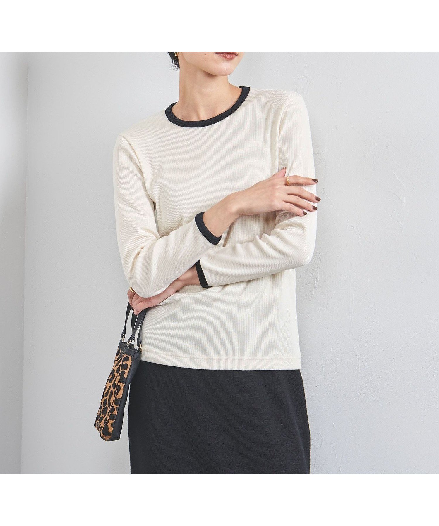 【ユナイテッドアローズ/UNITED ARROWS】のリブ バイカラー パイピング カットソー インテリア・キッズ・メンズ・レディースファッション・服の通販 founy(ファニー) 　ファッション　Fashion　レディースファッション　Fashion for Women　トップス・カットソー　Cut & Sew Tops　カットソー・ベーシックTシャツ　Cut-and-Sewn Tops / Stretch Tees & Basics　おすすめ　Recommended / Our Picks　インナー　Innerwear　カットソー　Cut and Sewn Top　コンパクト　Compact, Small Size　シルク　Silk, 100% Silk　ジャケット　Jacket, Outerwear　パイピング　Piping, Trim Design　ベーシック　Basic, Essential　ボトム　Bottoms, Lower Wear　エレガント 上品　Elegant　人気　Popular, Best Seller　長袖　Long Sleeve, Full Sleeve　OFF WHITE|ID: prp329100004524474 ipo3291000000033223891