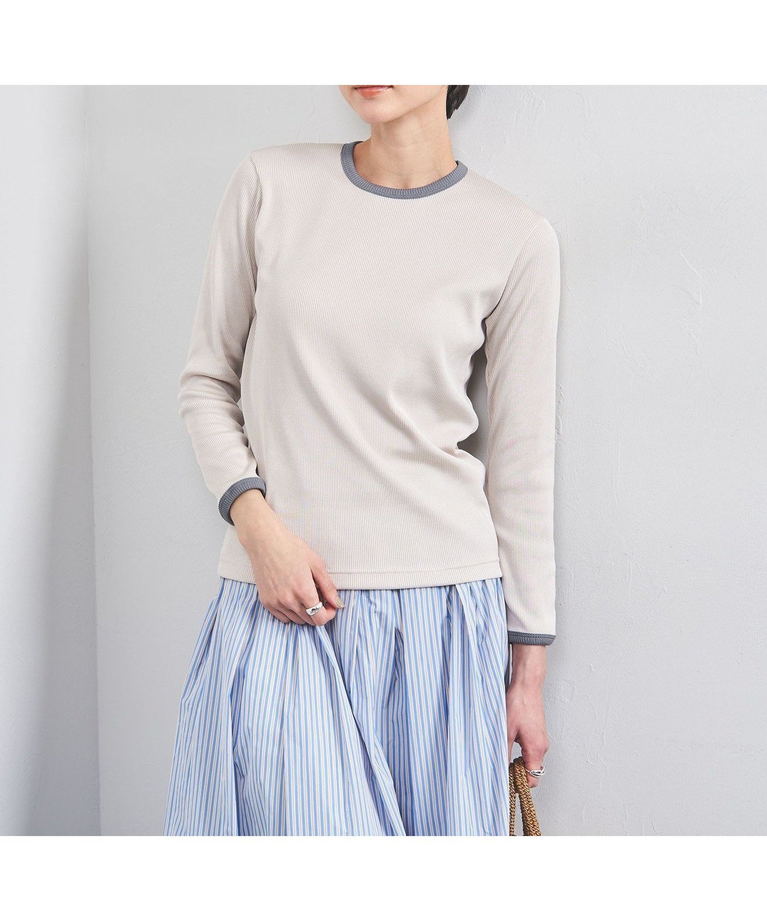 【ユナイテッドアローズ/UNITED ARROWS】のリブ バイカラー パイピング カットソー インテリア・キッズ・メンズ・レディースファッション・服の通販 founy(ファニー) 　ファッション　Fashion　レディースファッション　Fashion for Women　トップス・カットソー　Cut & Sew Tops　カットソー・ベーシックTシャツ　Cut-and-Sewn Tops / Stretch Tees & Basics　おすすめ　Recommended / Our Picks　インナー　Innerwear　カットソー　Cut and Sewn Top　コンパクト　Compact, Small Size　シルク　Silk, 100% Silk　ジャケット　Jacket, Outerwear　パイピング　Piping, Trim Design　ベーシック　Basic, Essential　ボトム　Bottoms, Lower Wear　エレガント 上品　Elegant　人気　Popular, Best Seller　長袖　Long Sleeve, Full Sleeve　BEIGE|ID: prp329100004524474 ipo3291000000033223897