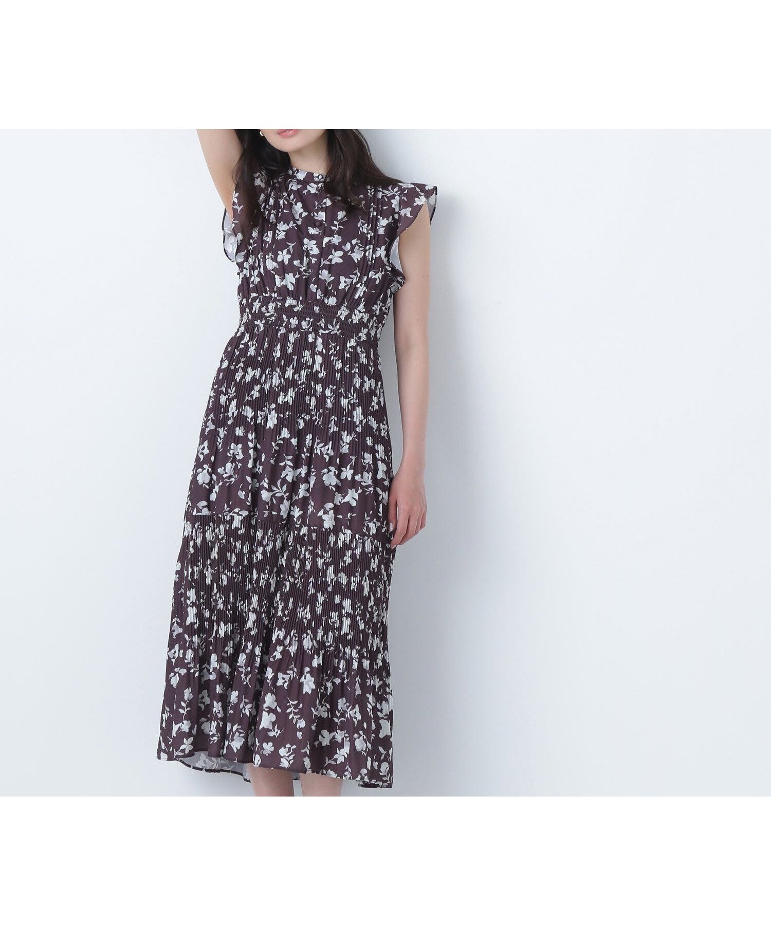 【ナチュラル ビューティー ベーシック/NATURAL BEAUTY BASIC】のぼかしフラワープリントワンピース インテリア・キッズ・メンズ・レディースファッション・服の通販 founy(ファニー) 　ファッション　Fashion　レディースファッション　WOMEN　ワンピース　Dress　シャーリング　Shirring　ジョーゼット　Georgette　スリーブ　Sleeve　ティアード　Tiered　フェミニン　Feminine　フラワー　Flower　フリル　Frills　プリント　Print　プリーツ　Pleats　ブラウンベース2|ID: prp329100004524479 ipo3291000000032057770